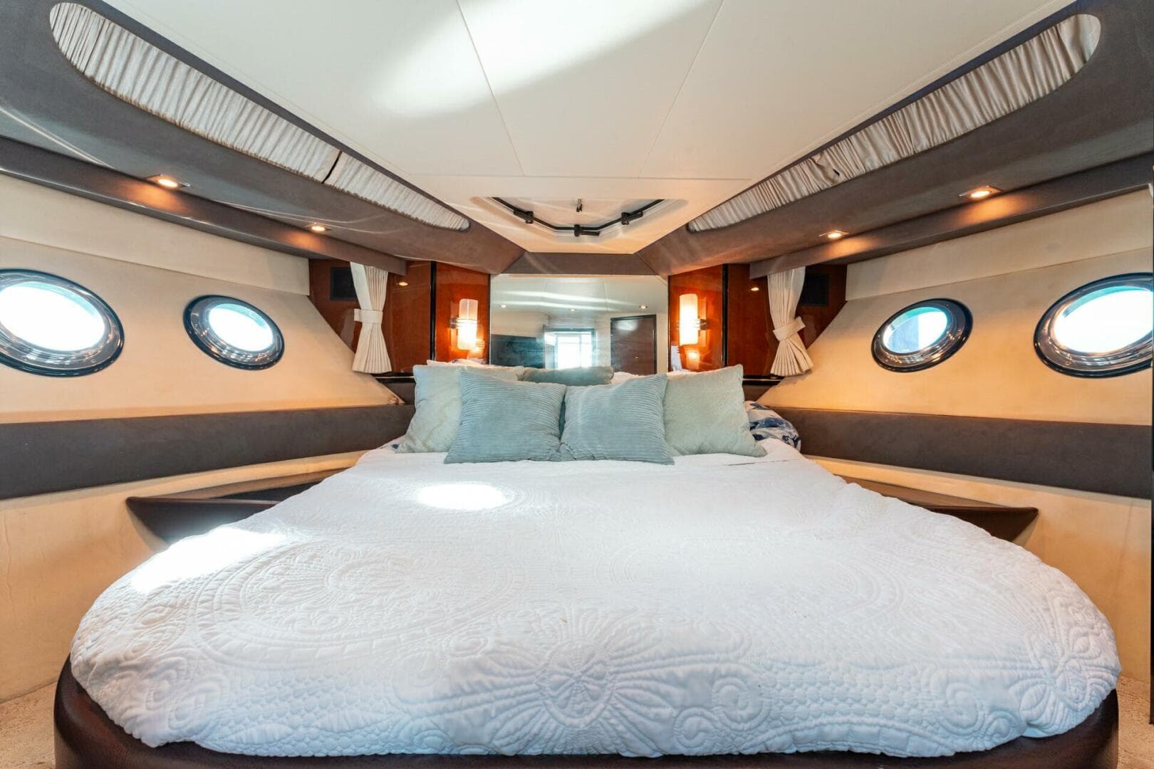 2009 Marquis — photo 27