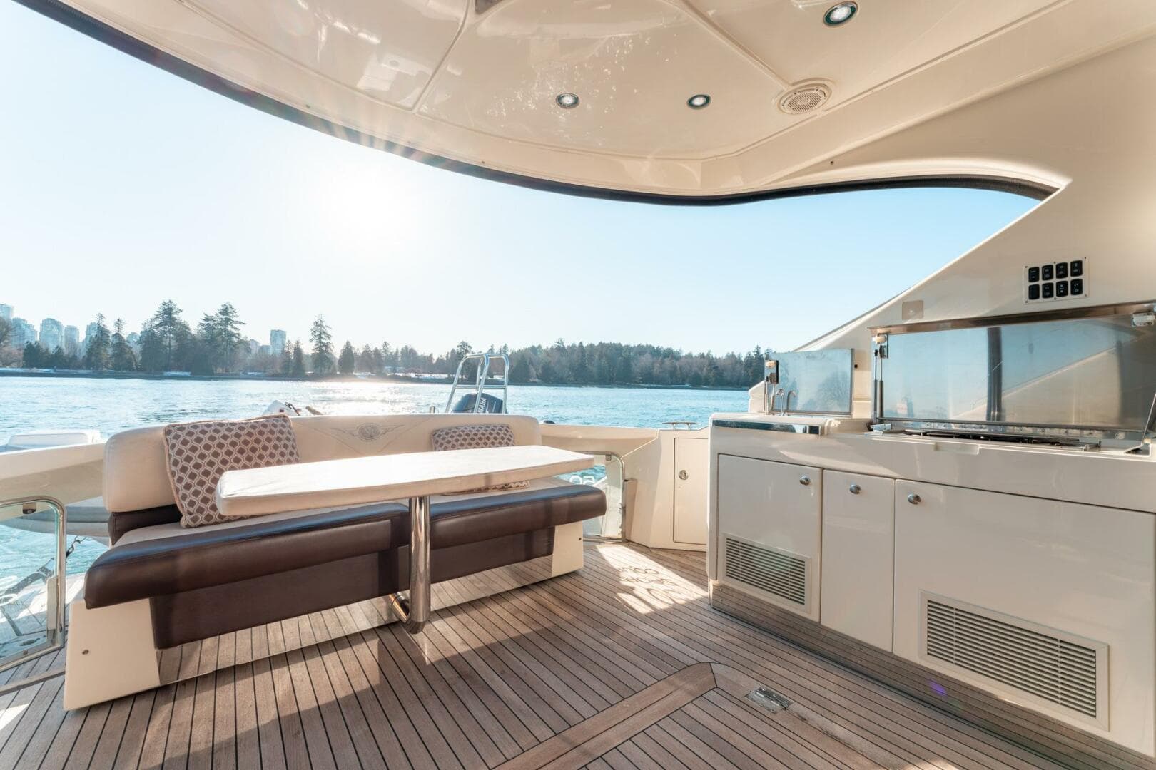 2009 Marquis — photo 37