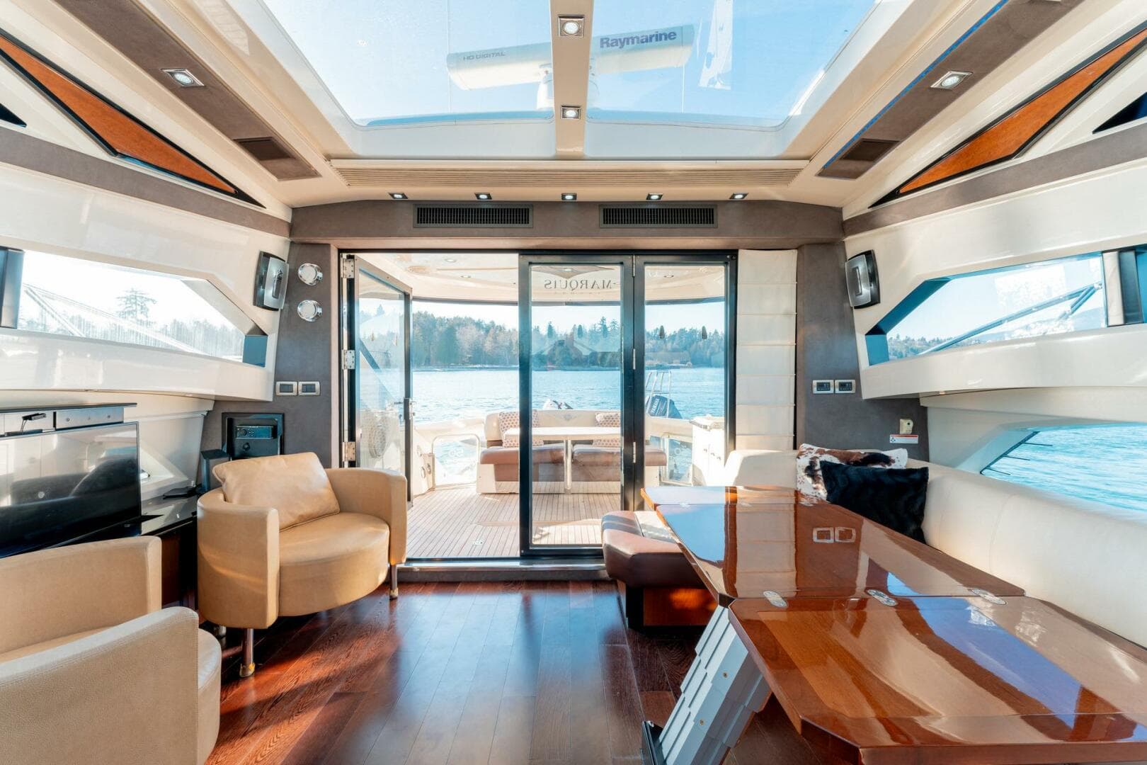 2009 Marquis — photo 30