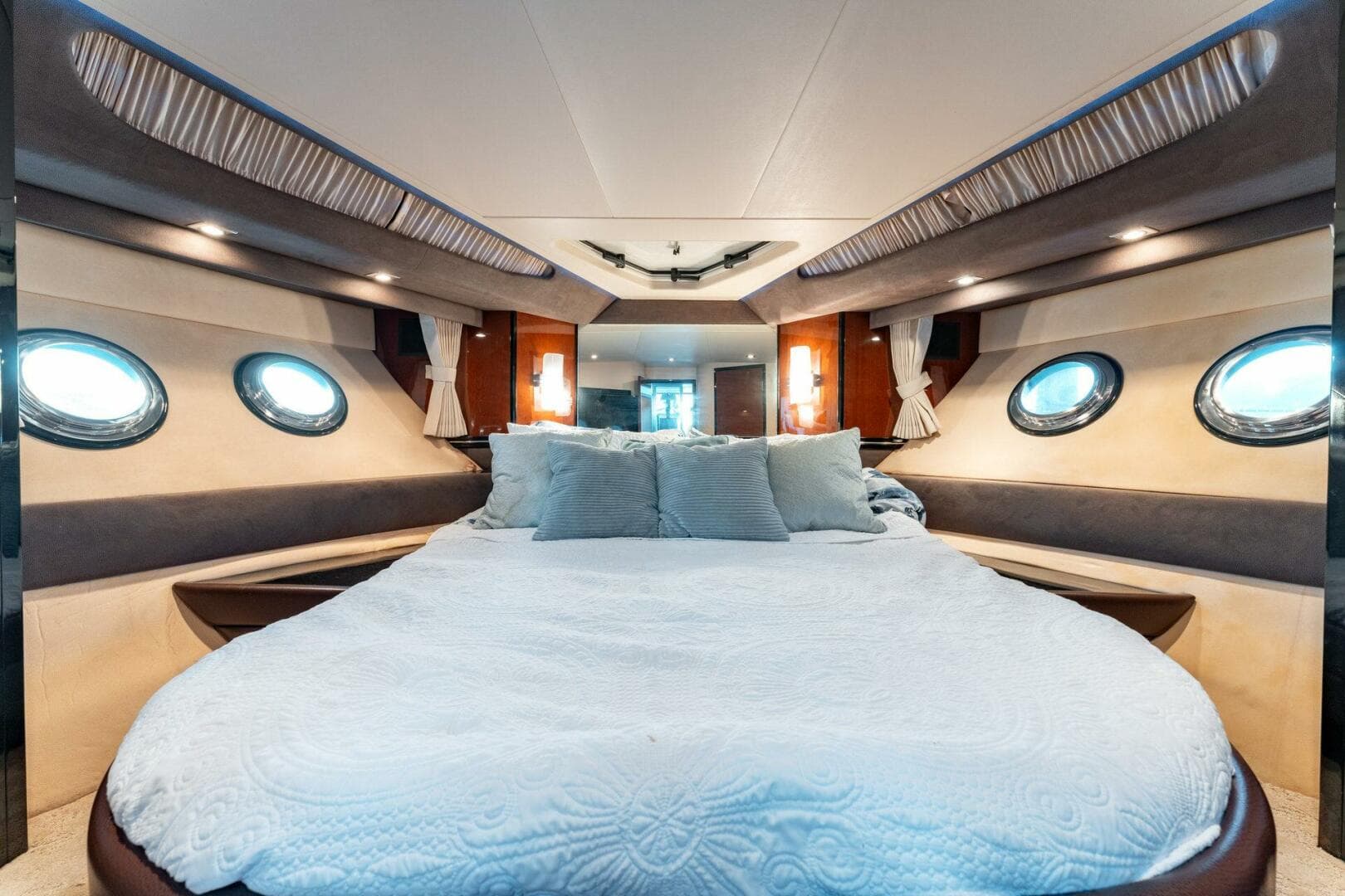 2009 Marquis — photo 72