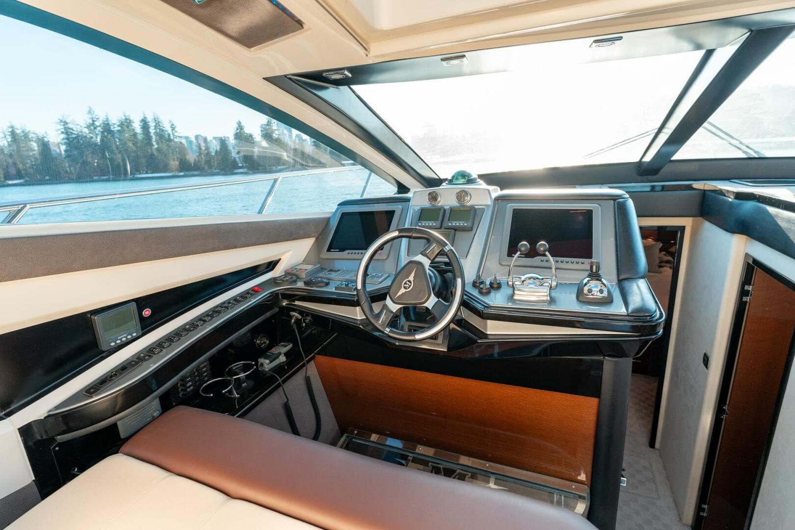 2009 Marquis — photo 57