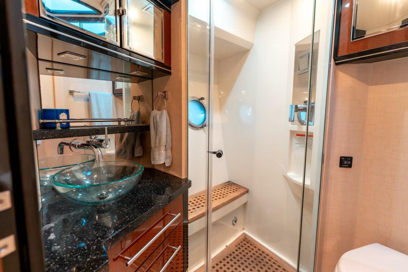 2009 Marquis — photo 92