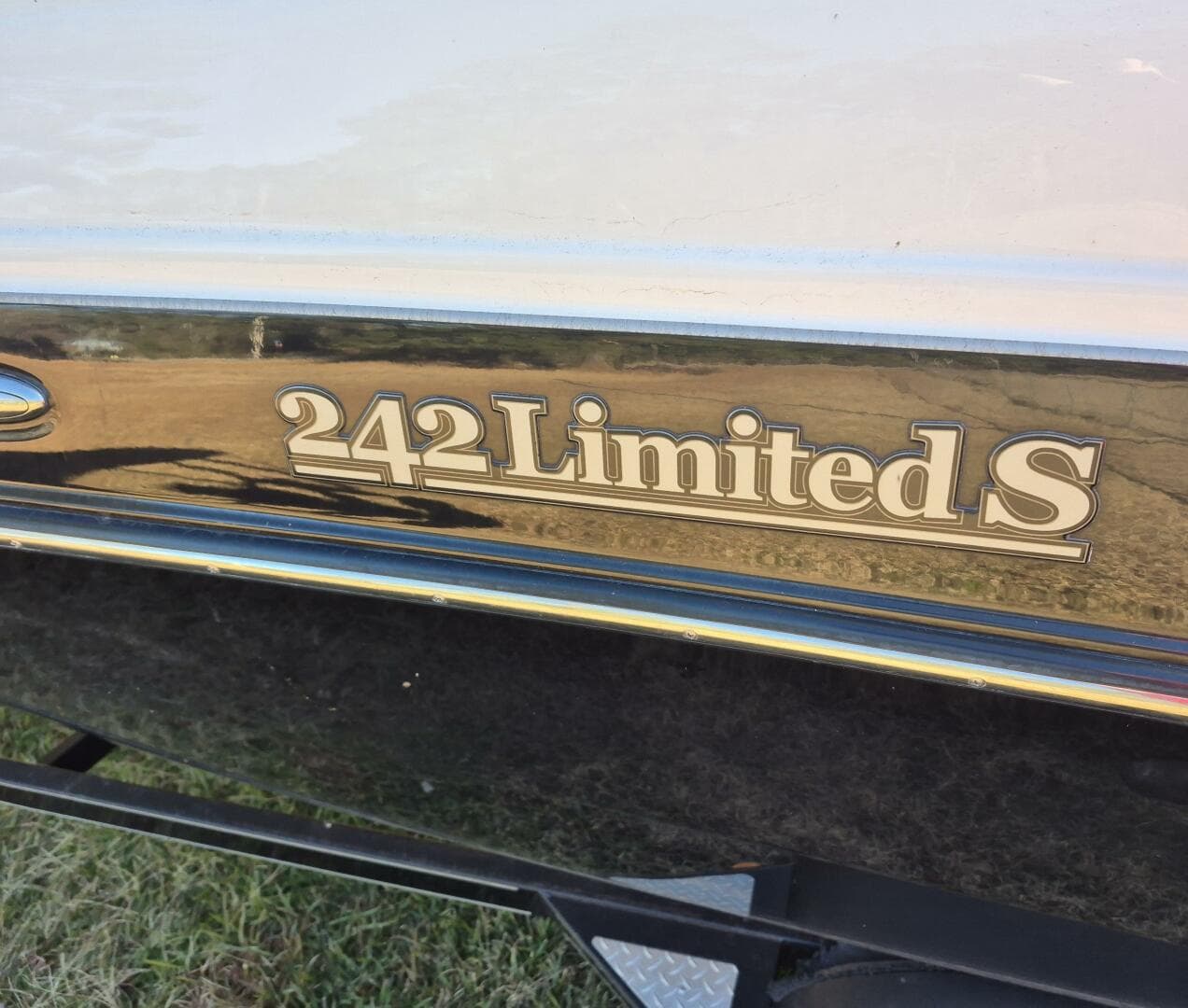 2011 Yamaha Boats 242 Limited S — photo 21