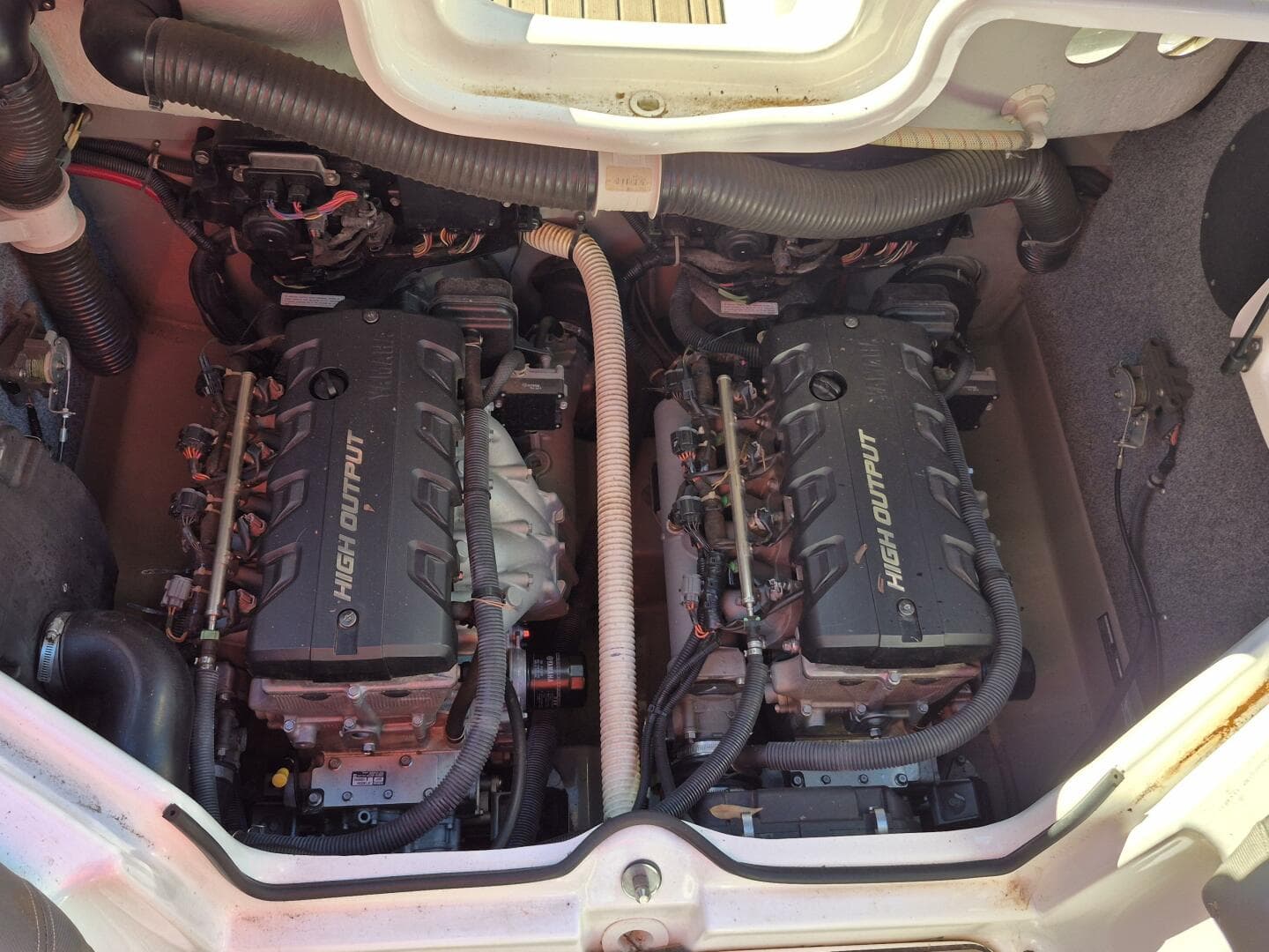 2011 Yamaha Boats 242 Limited S — photo 9