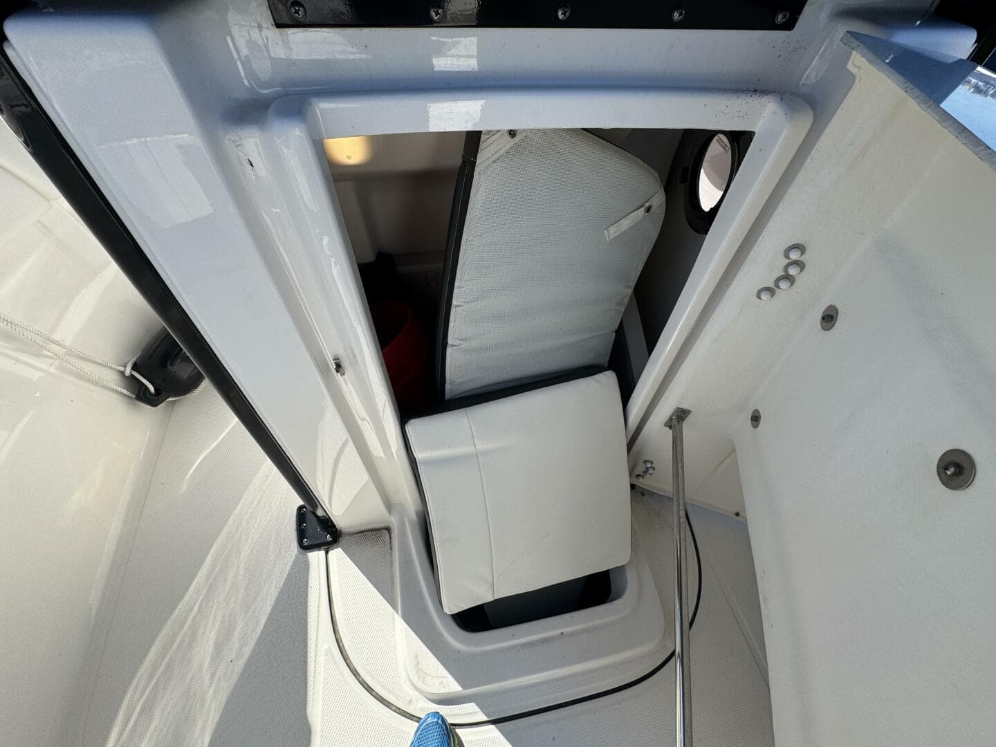 2023 Robalo R270 Center Console — photo 46