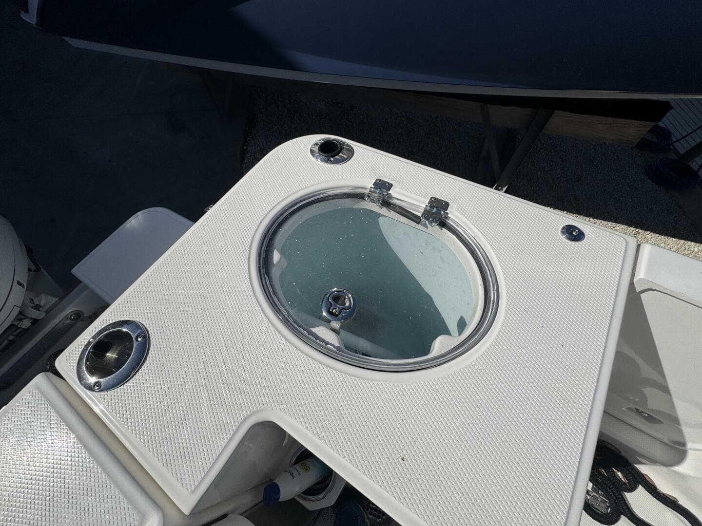 2023 Robalo R270 Center Console — photo 37
