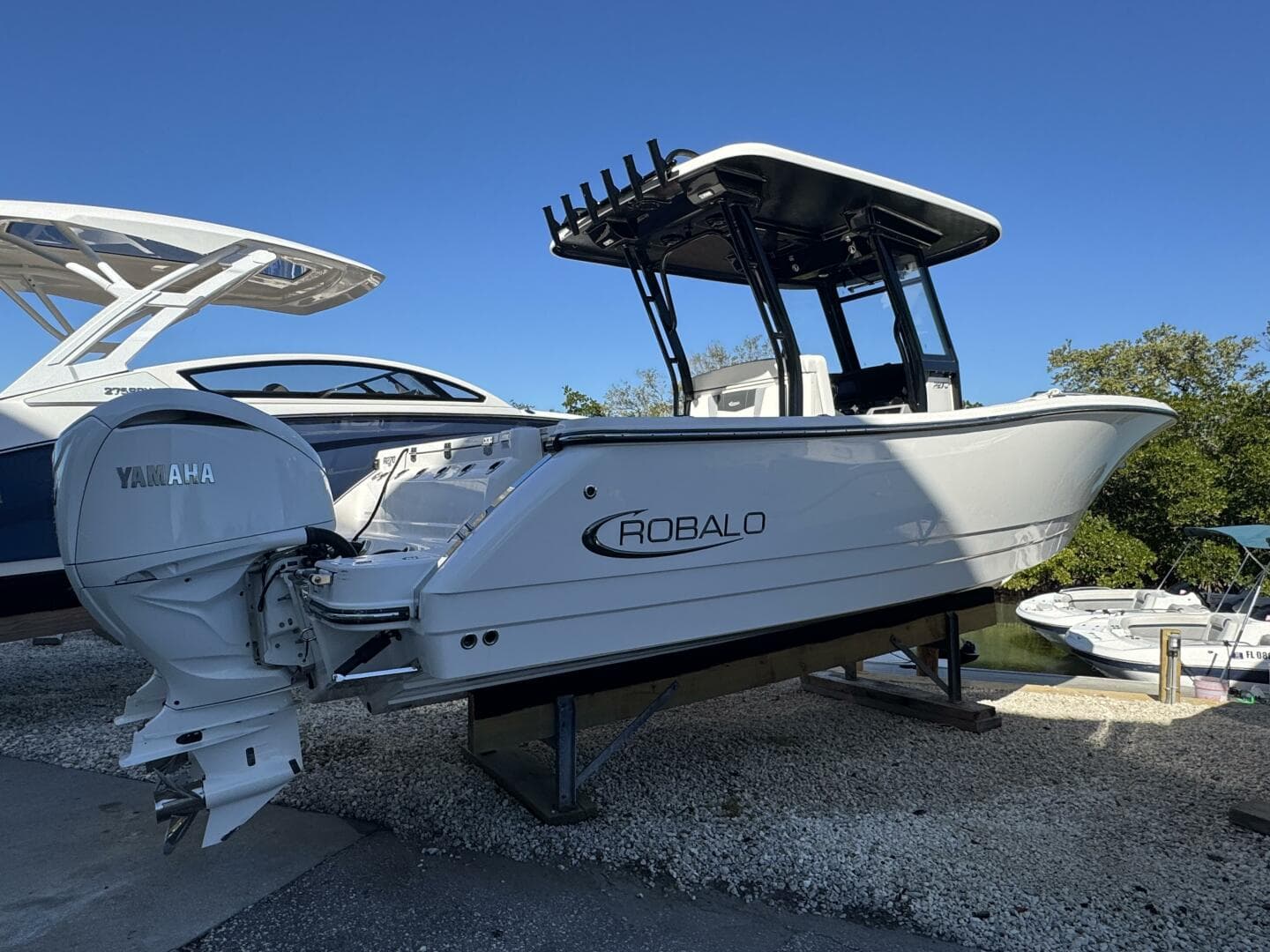 2023 Robalo R270 Center Console — photo 1