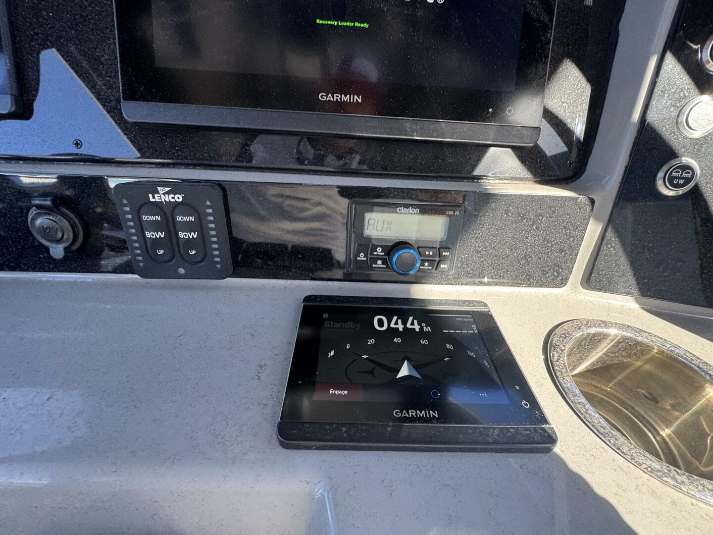 2023 Robalo R270 Center Console — photo 25