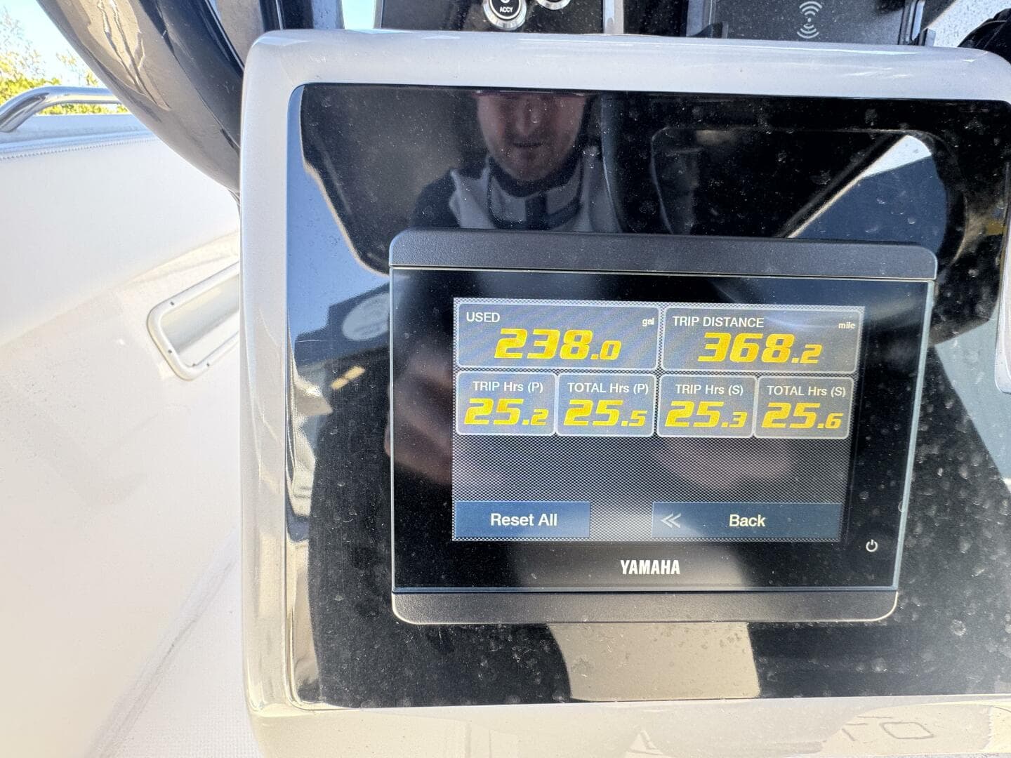 2023 Robalo R270 Center Console — photo 24