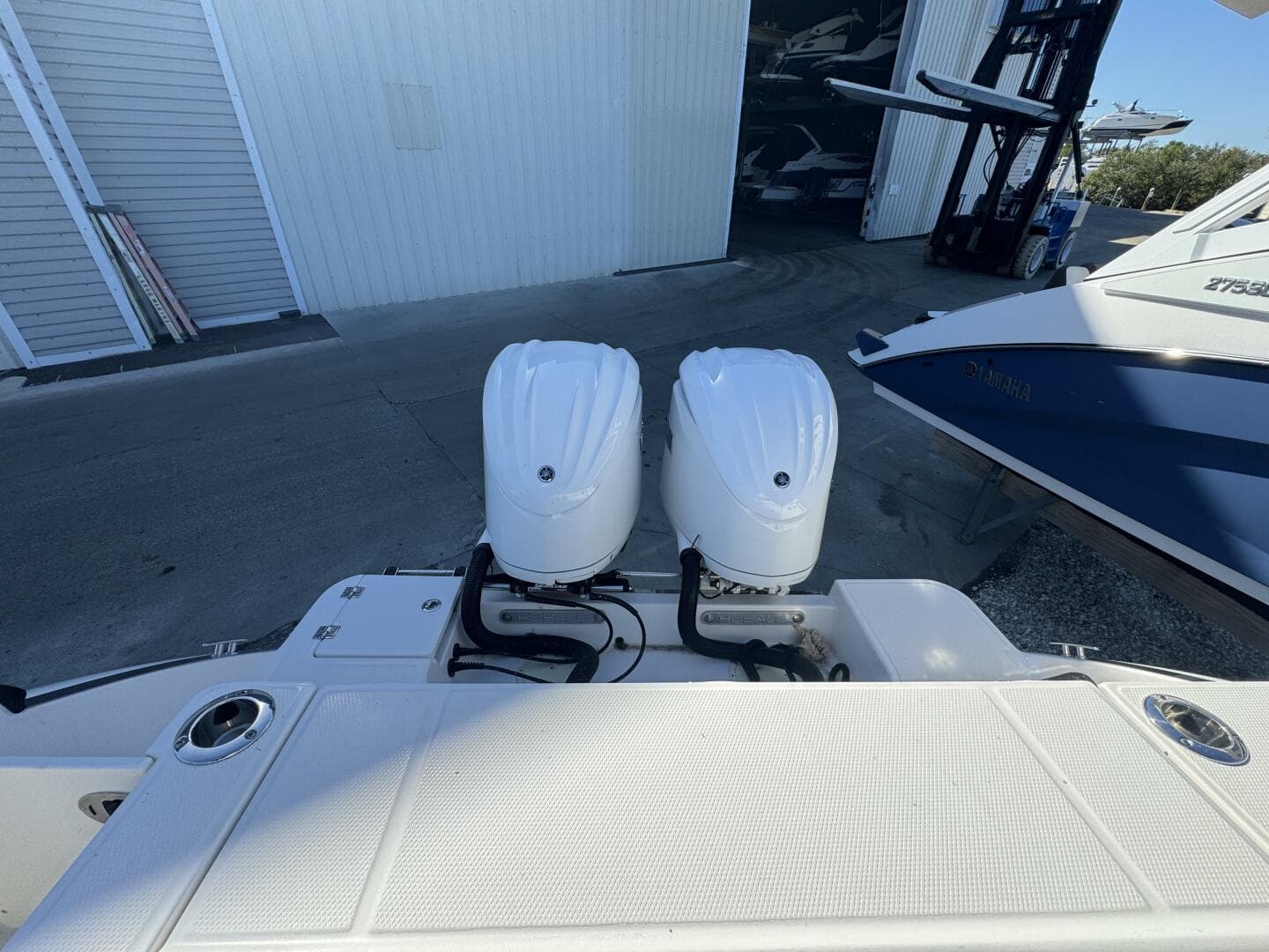 2023 Robalo R270 Center Console — photo 50