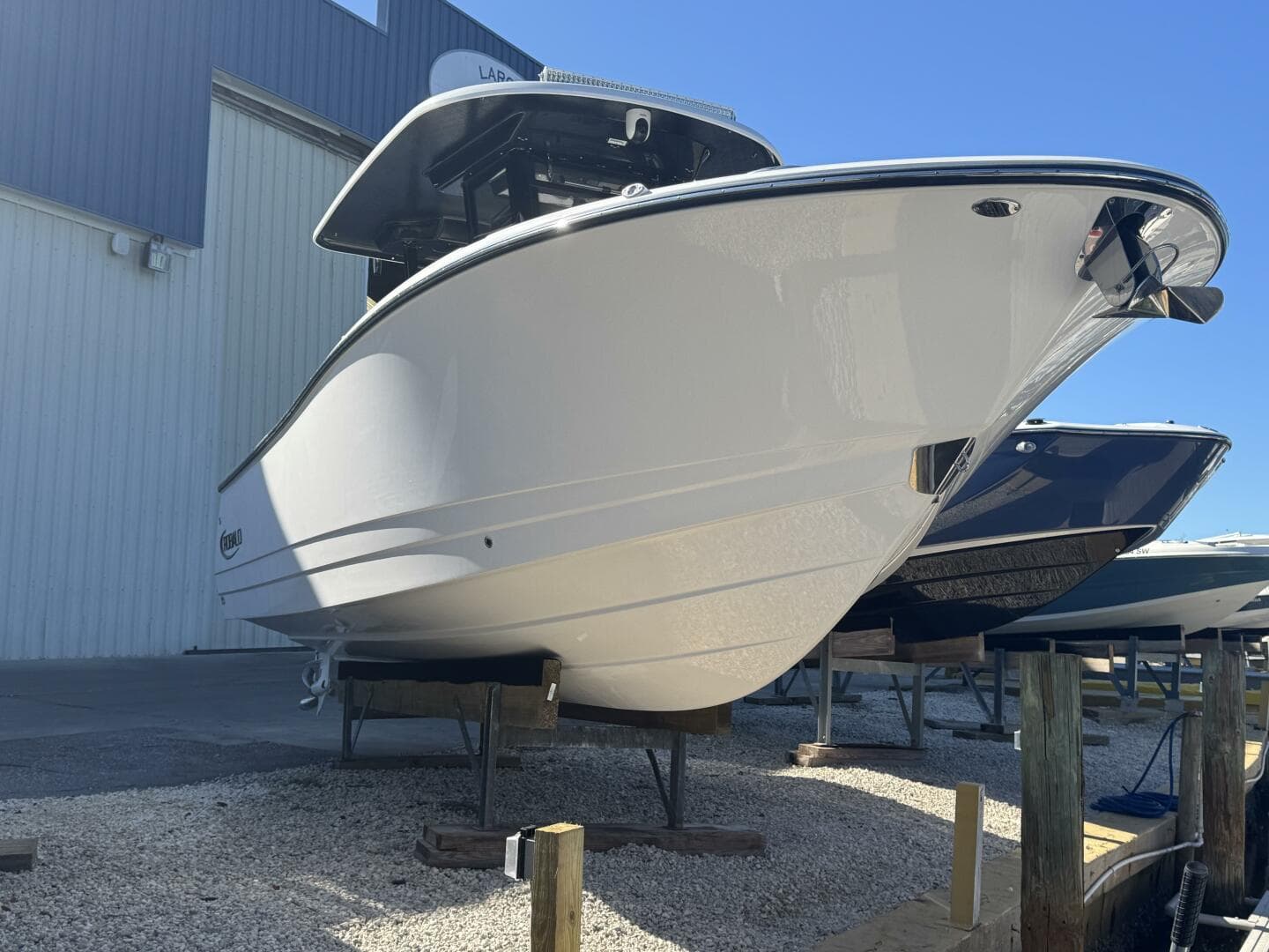 2023 Robalo R270 Center Console — photo 4