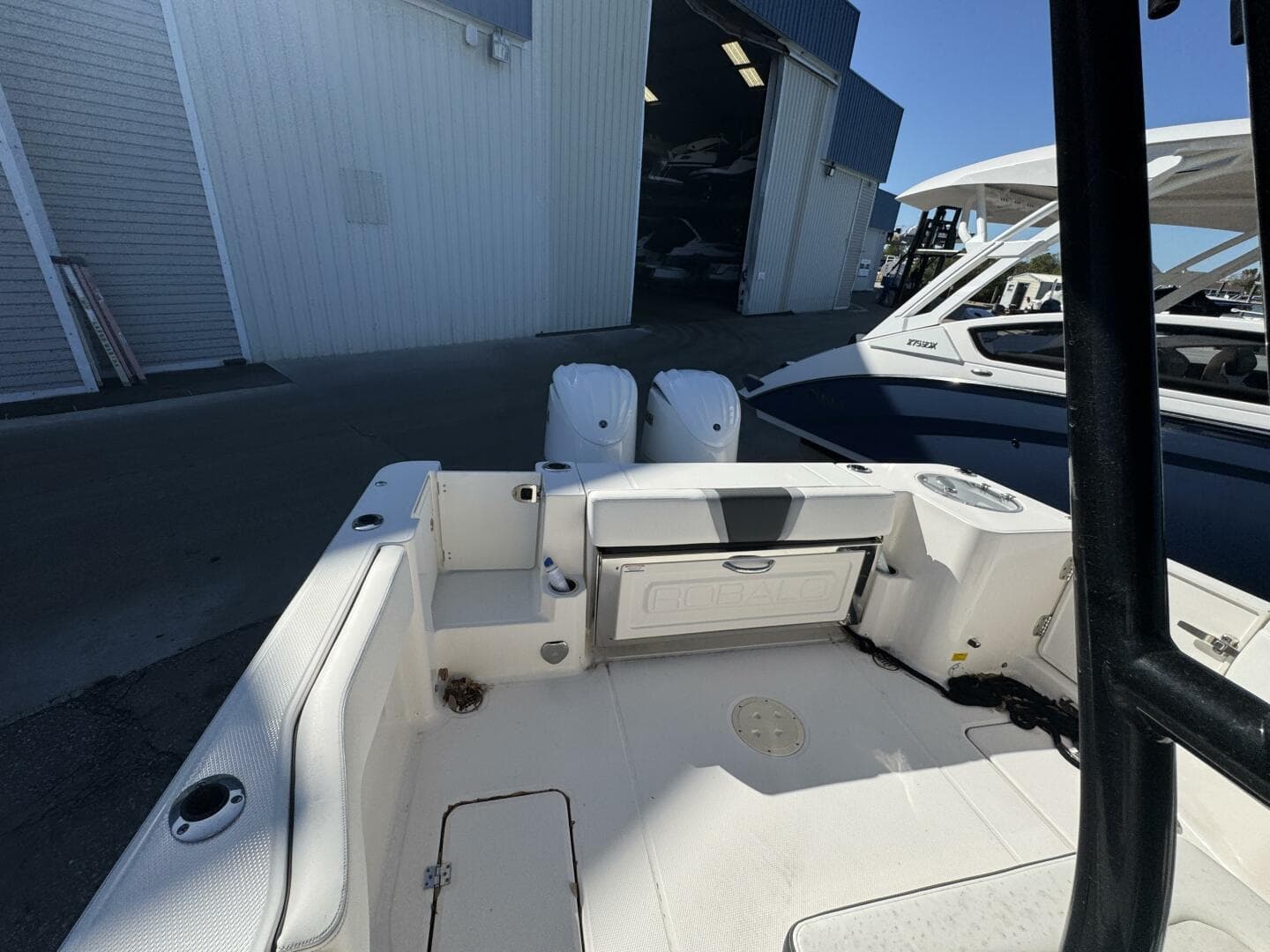 2023 Robalo R270 Center Console — photo 49