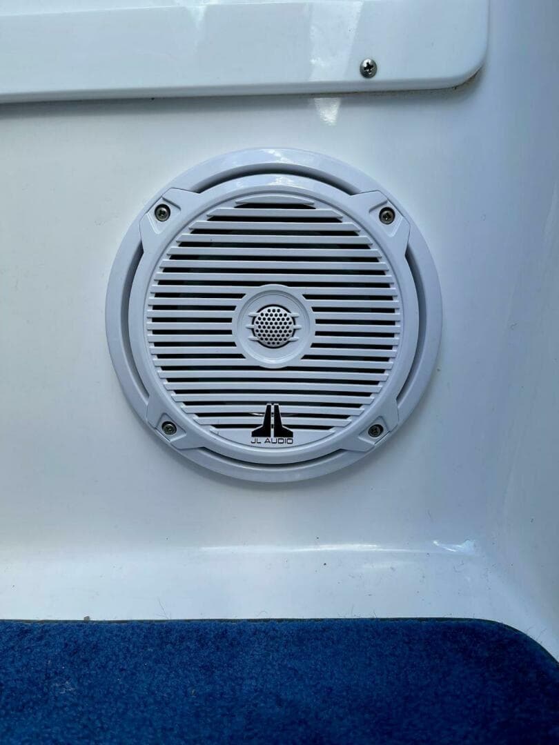 2002 Profile 33V — photo 19