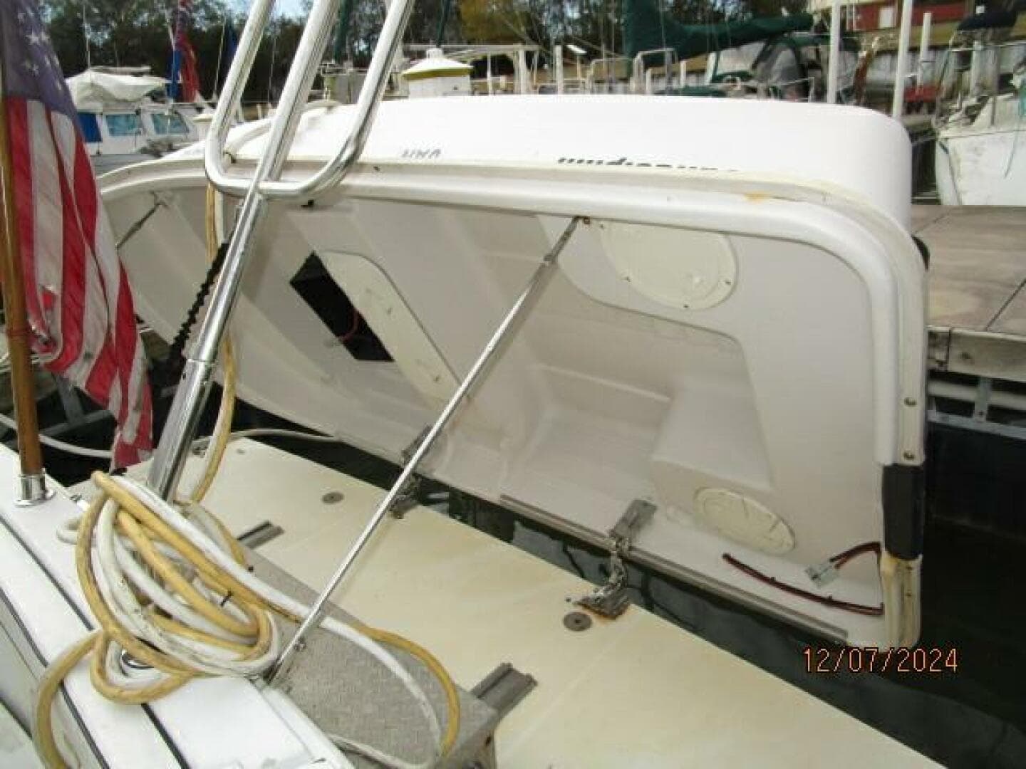 1999 Carver 40 Cockpit — photo 28