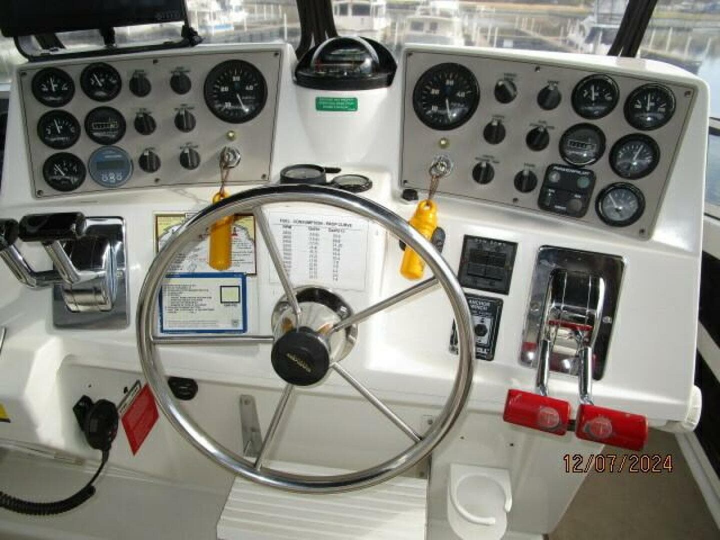 1999 Carver 40 Cockpit — photo 17