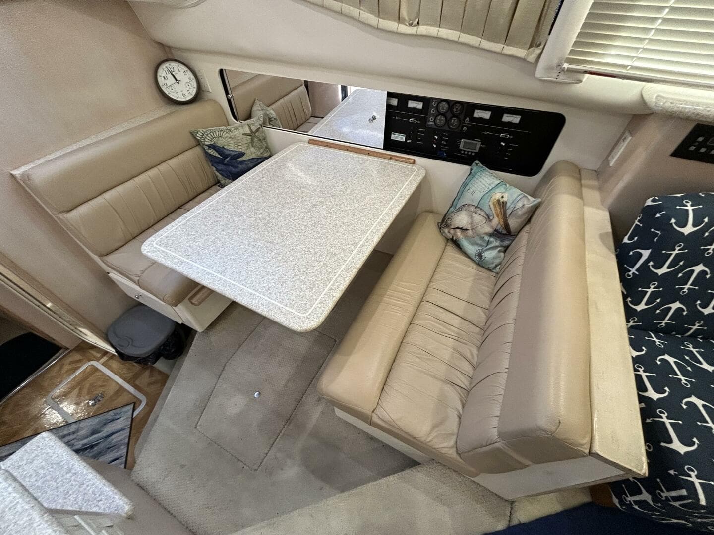 1999 Carver 40 Cockpit — photo 42