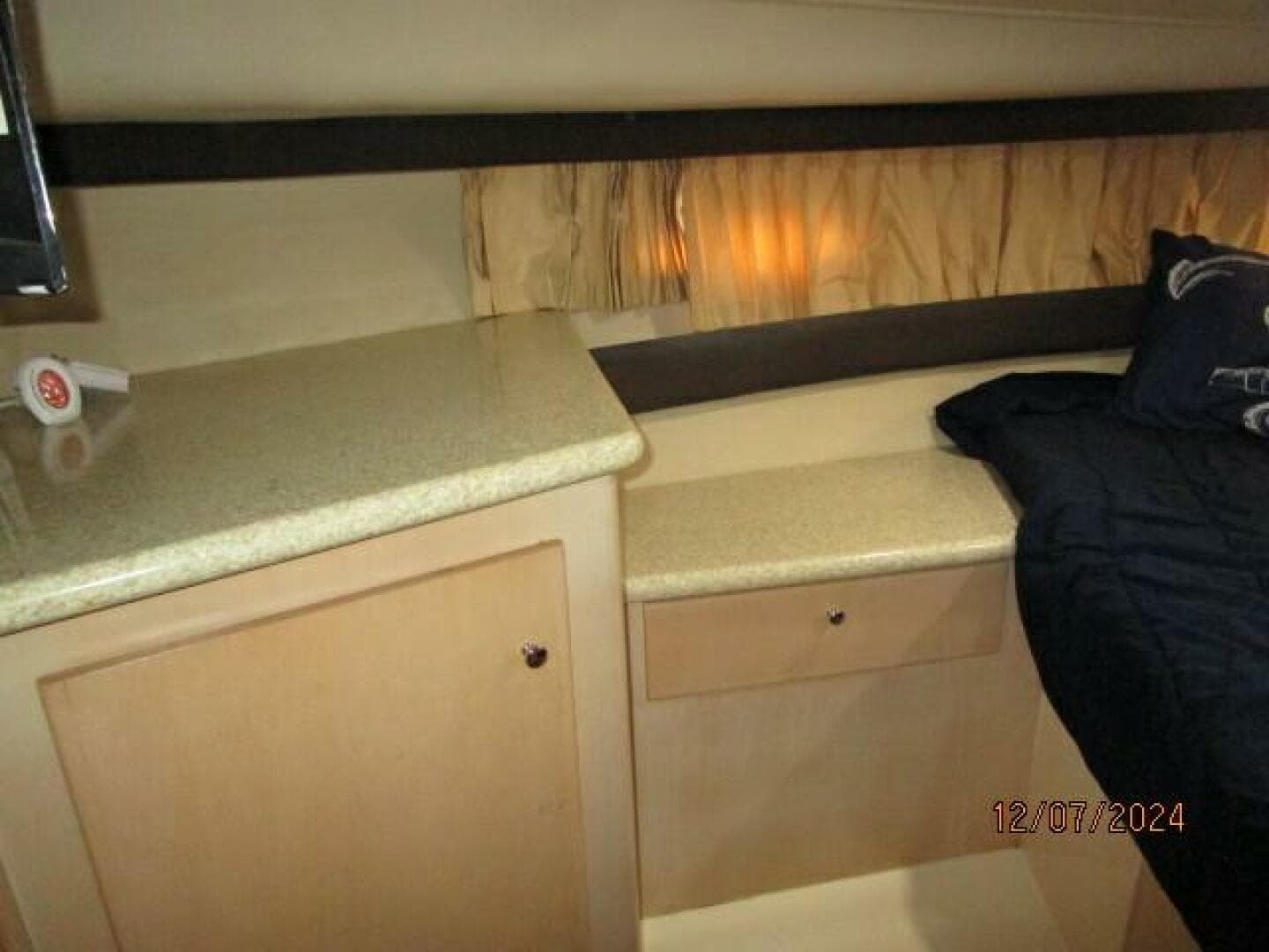 1999 Carver 40 Cockpit — photo 52