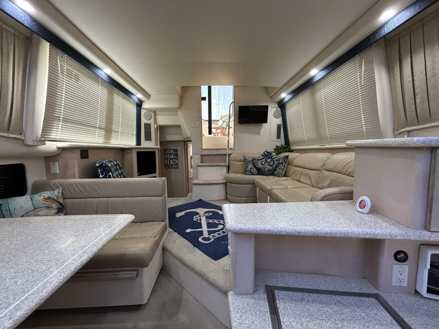 1999 Carver 40 Cockpit — photo 37