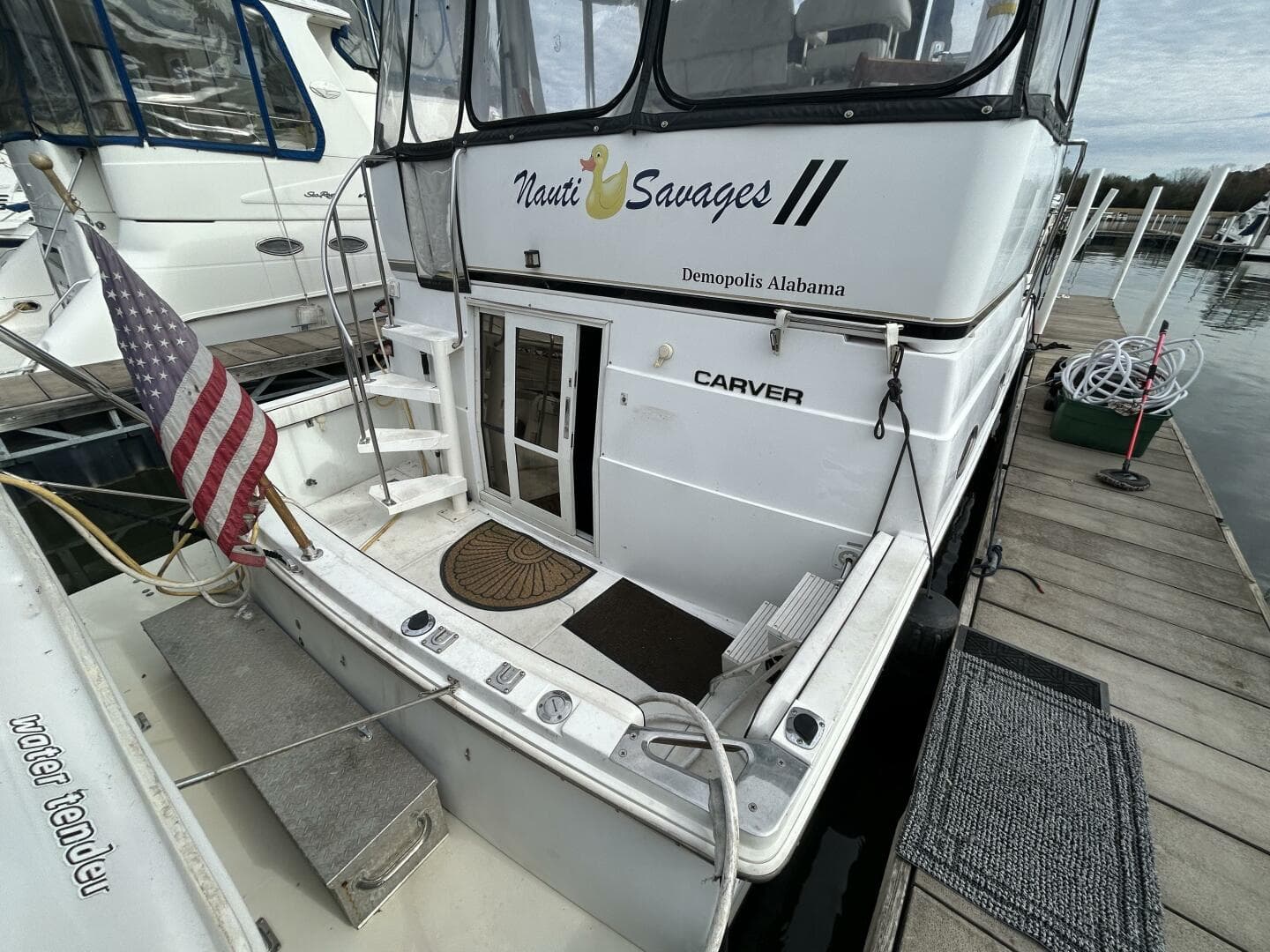 1999 Carver 40 Cockpit — photo 24