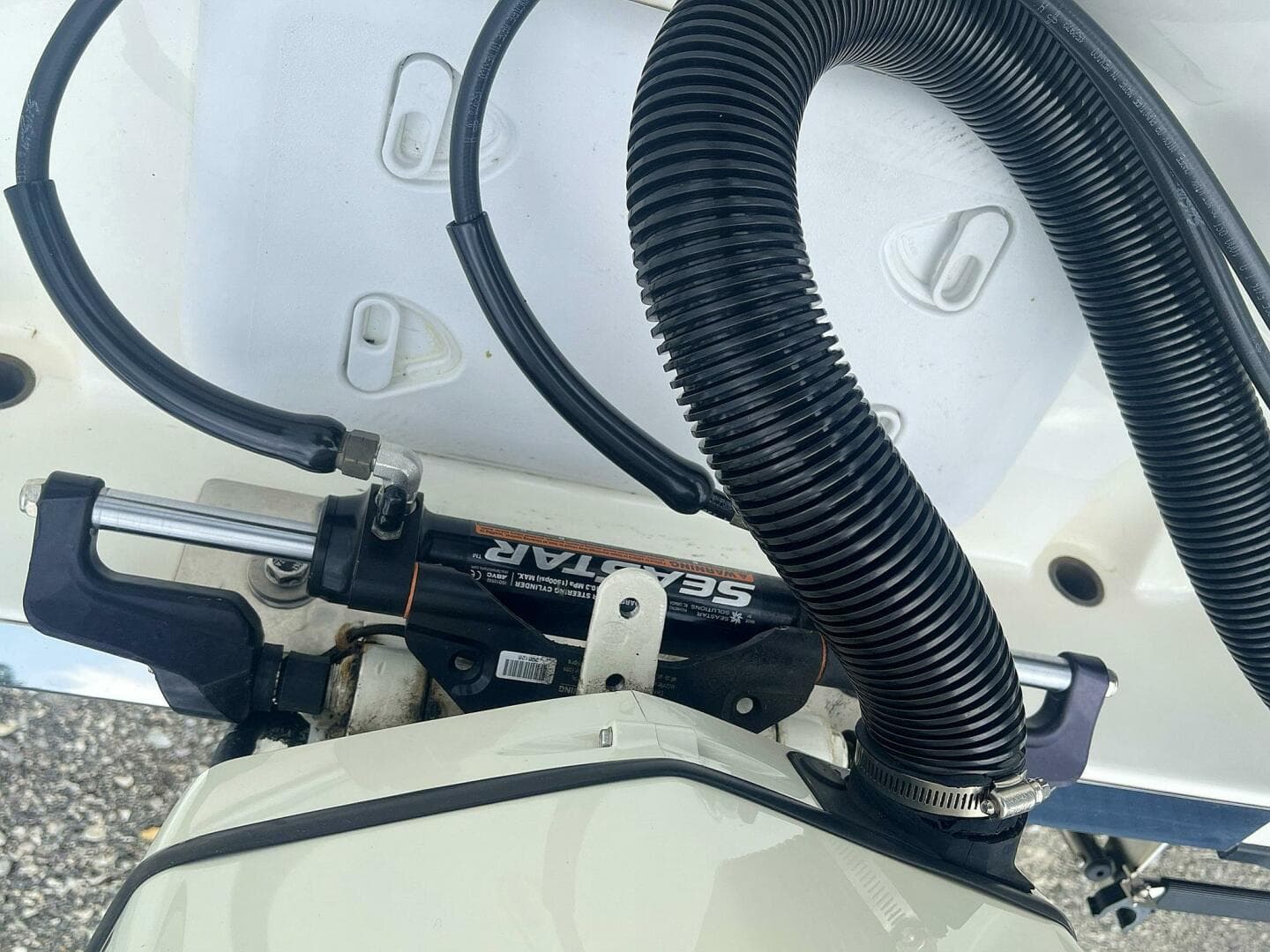 2018 Larson 1850 Fx DC — photo 12