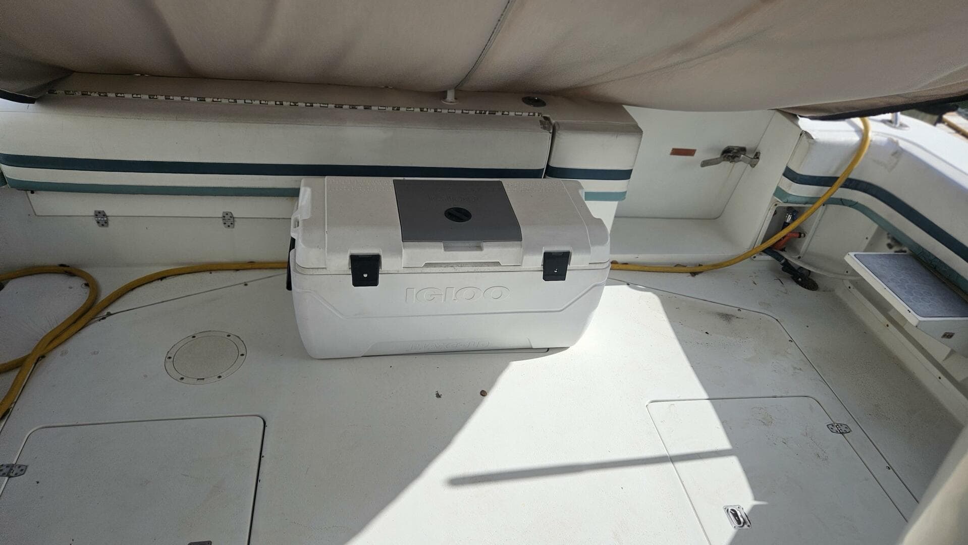 1990 Trojan 11M Express — photo 43