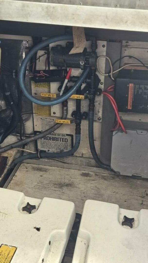 1990 Trojan 11M Express — photo 36