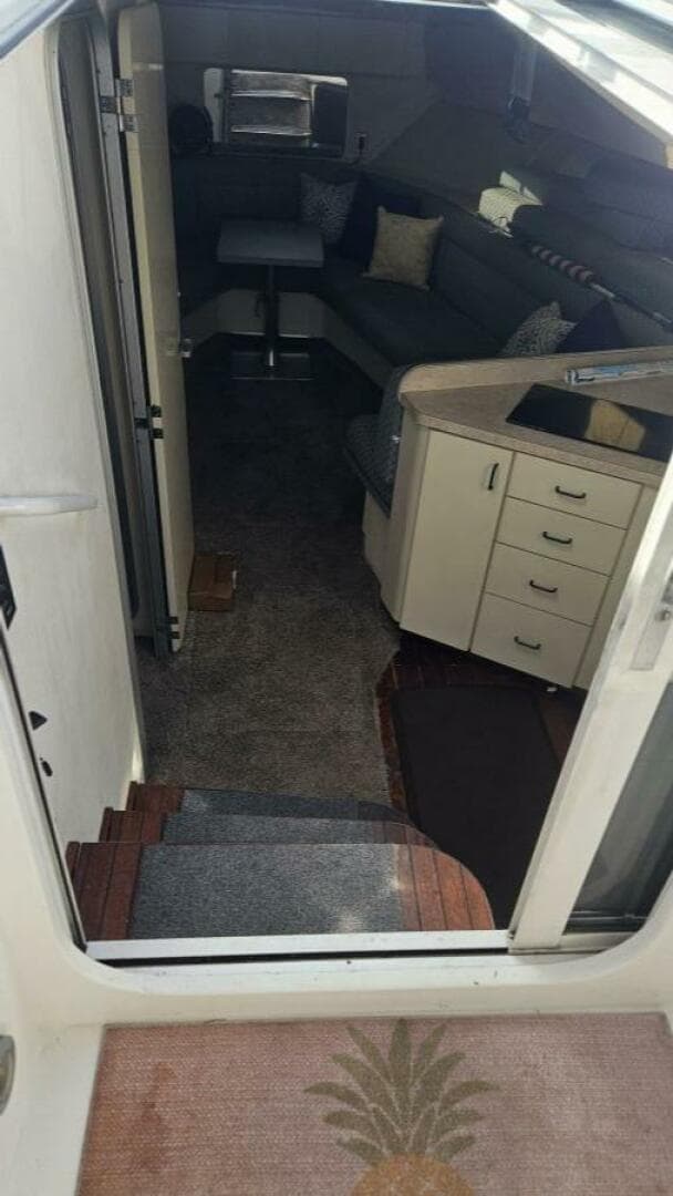 1990 Trojan 11M Express — photo 21