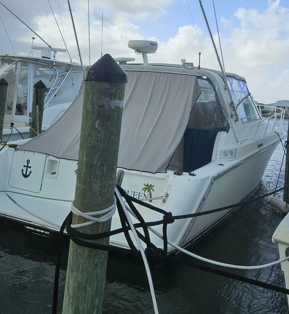 1990 Trojan 11M Express — photo 2