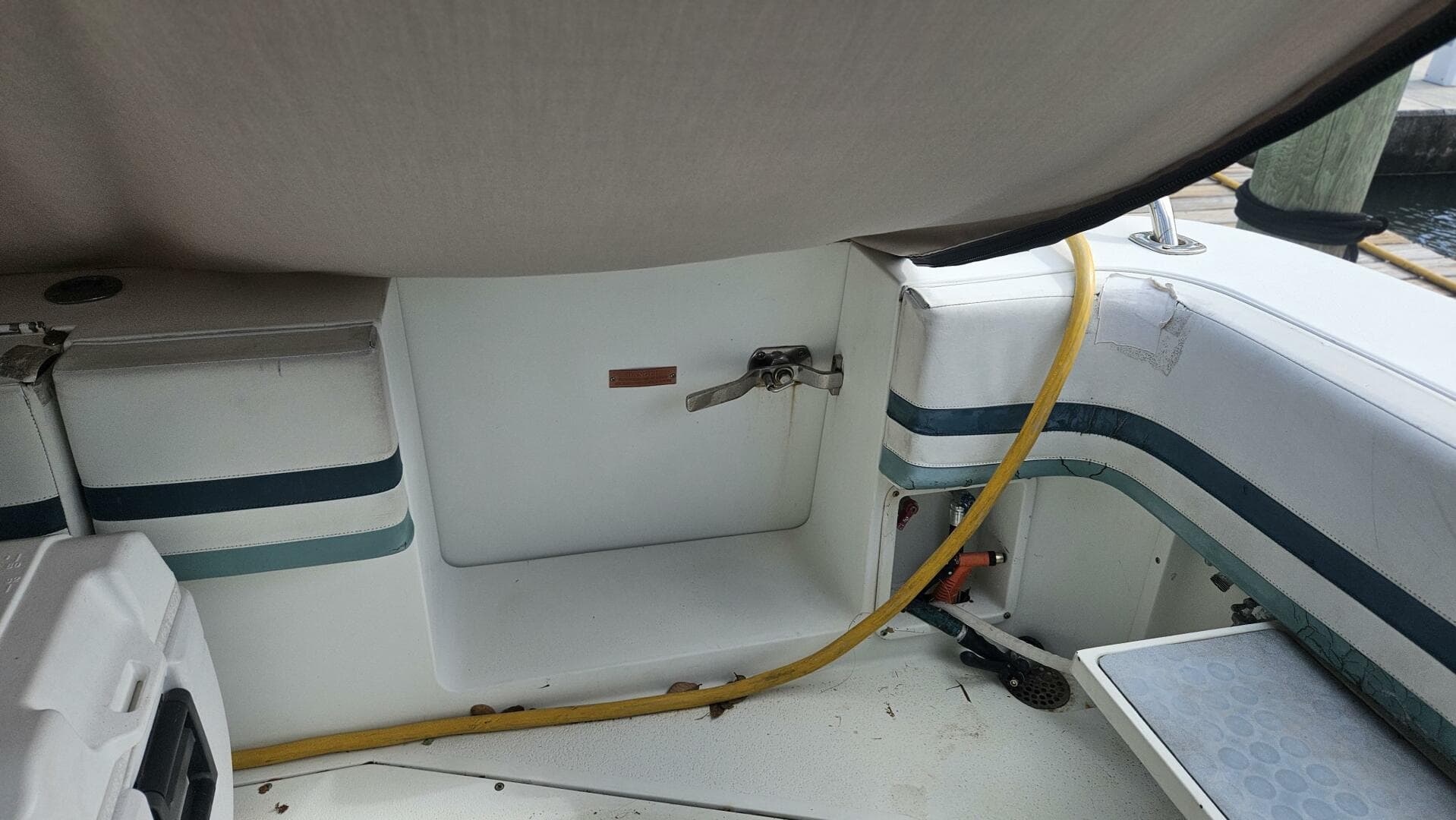 1990 Trojan 11M Express — photo 20