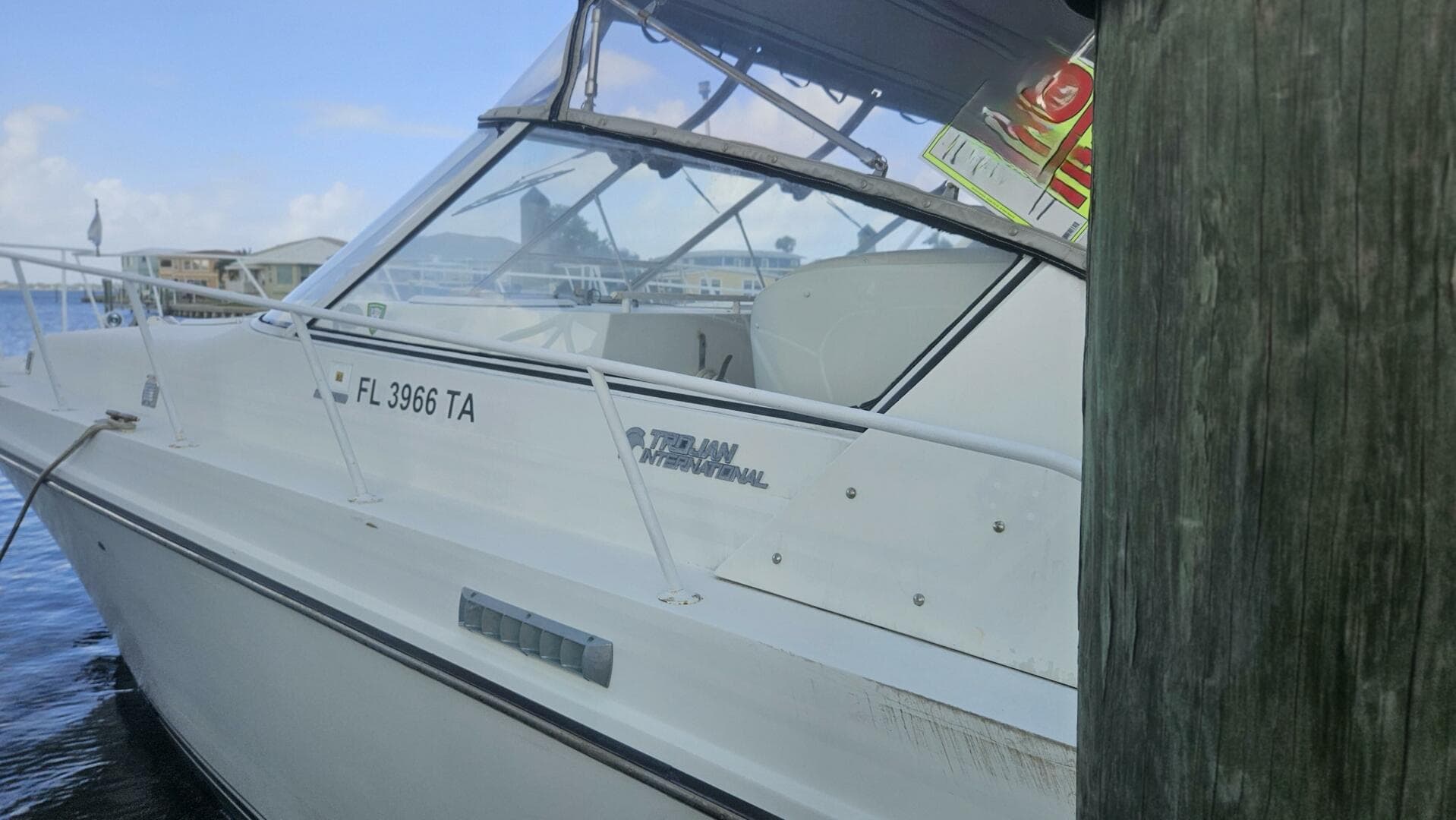 1990 Trojan 11M Express — photo 44