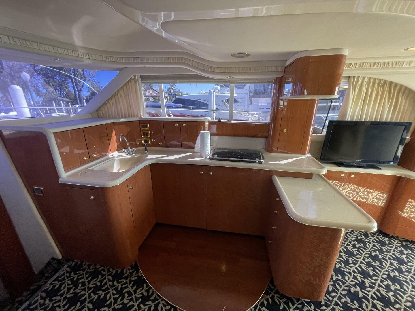 1998 Sea Ray 480 Sedan Bridge — photo 31