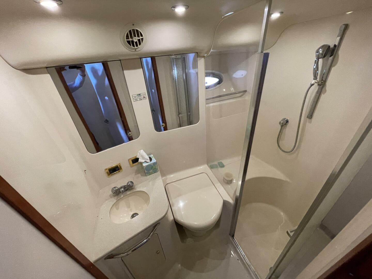 1998 Sea Ray 480 Sedan Bridge — photo 38