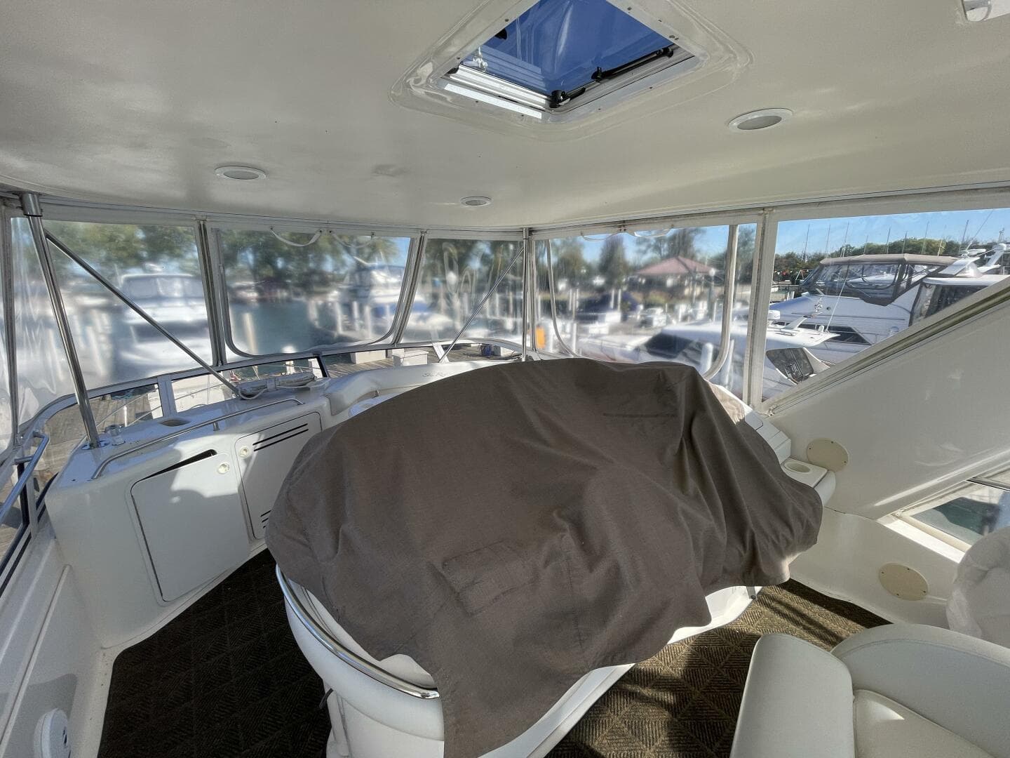 1998 Sea Ray 480 Sedan Bridge — photo 10