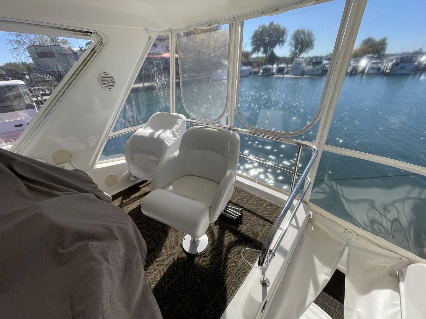 1998 Sea Ray 480 Sedan Bridge — photo 12