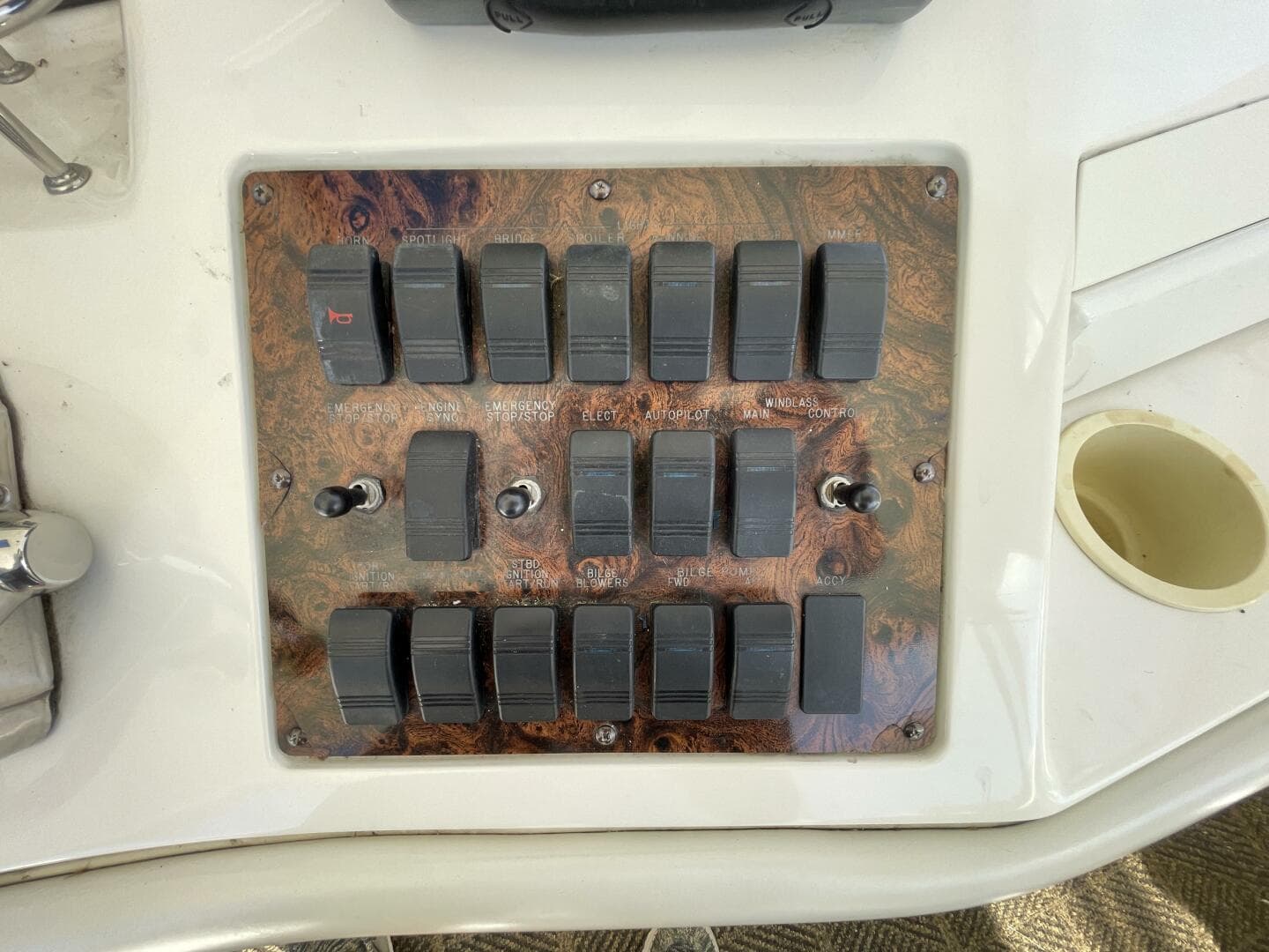 1998 Sea Ray 480 Sedan Bridge — photo 21