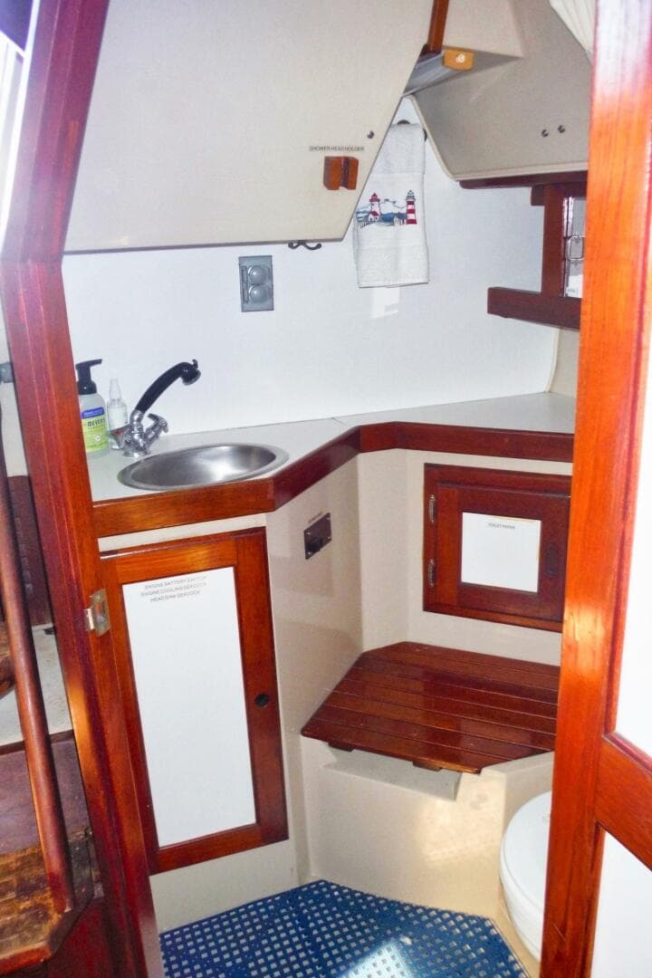 1988 Catalina 34 — photo 24