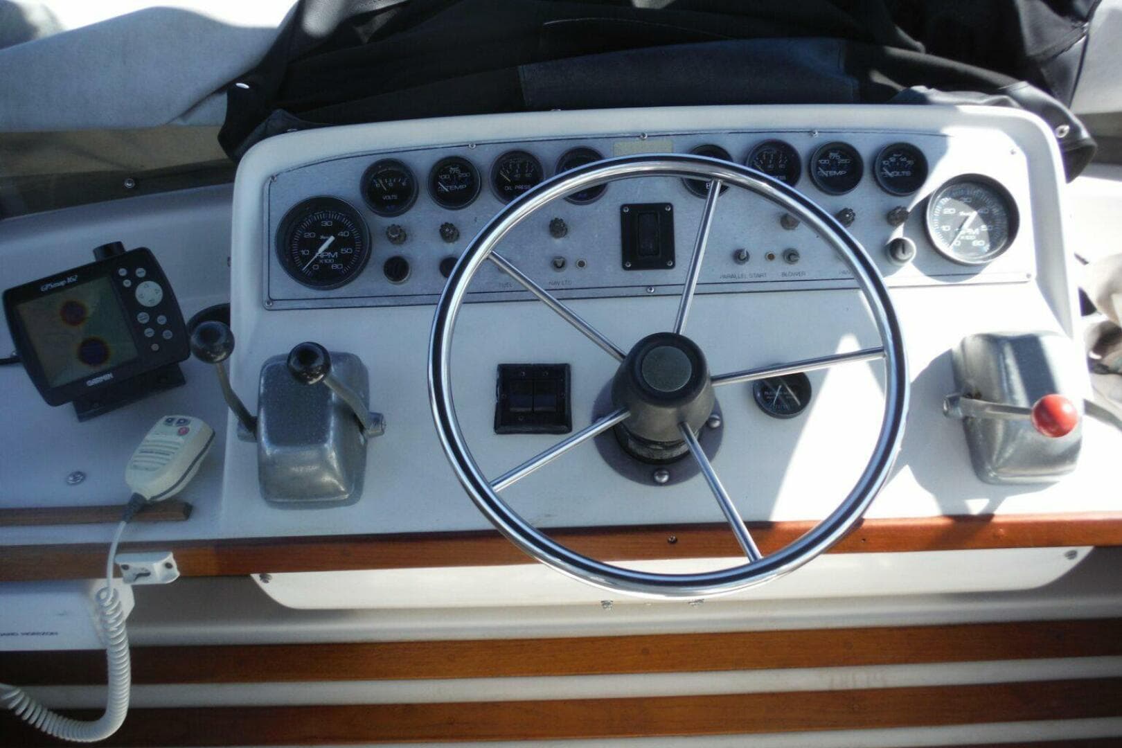 1987 Mainship Sundeck 36 — photo 17