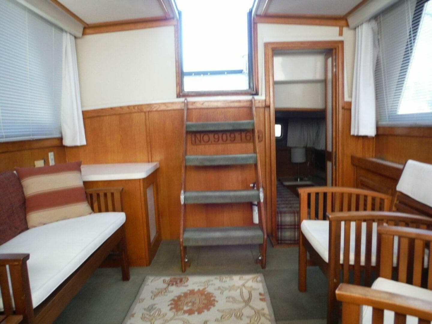 1987 Mainship Sundeck 36 — photo 34