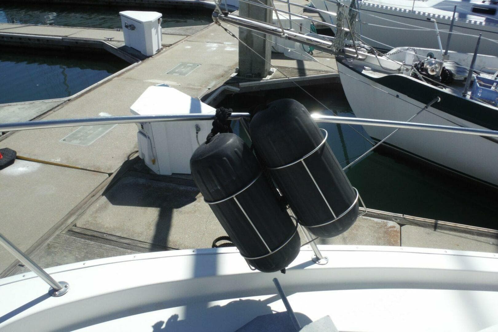 1987 Mainship Sundeck 36 — photo 20