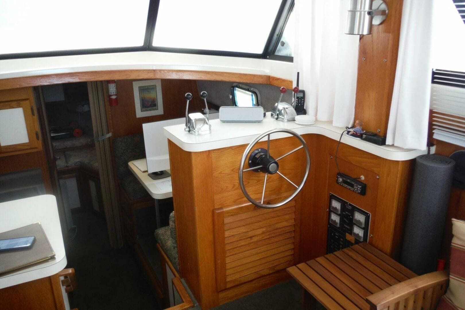 1987 Mainship Sundeck 36 — photo 6