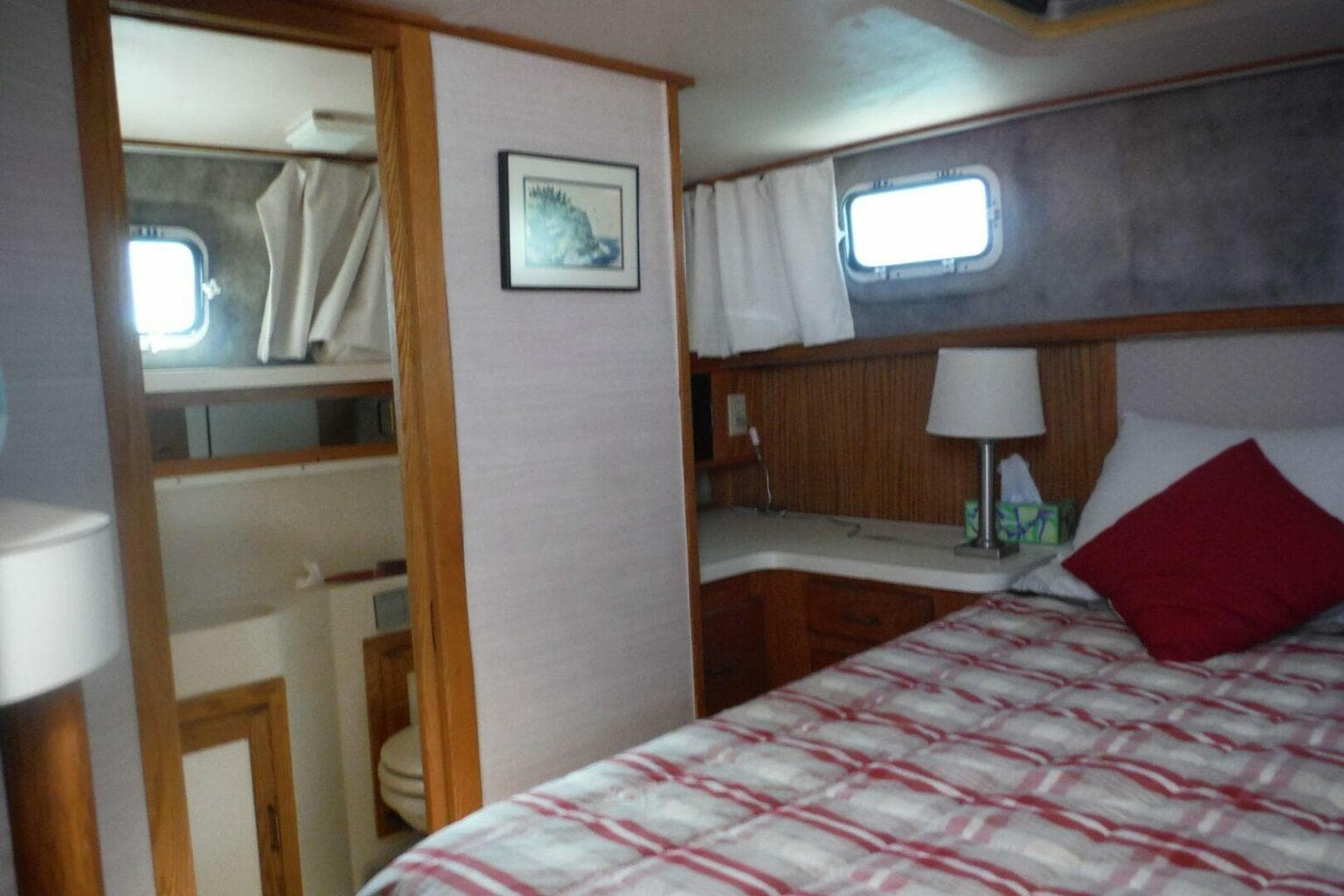 1987 Mainship Sundeck 36 — photo 13