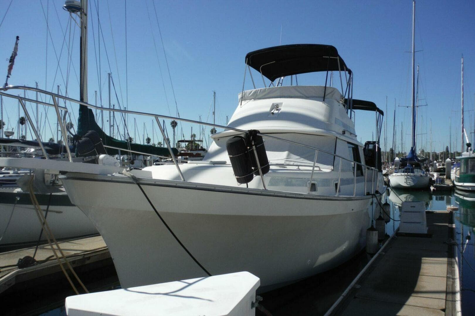 1987 Mainship Sundeck 36 — photo 3