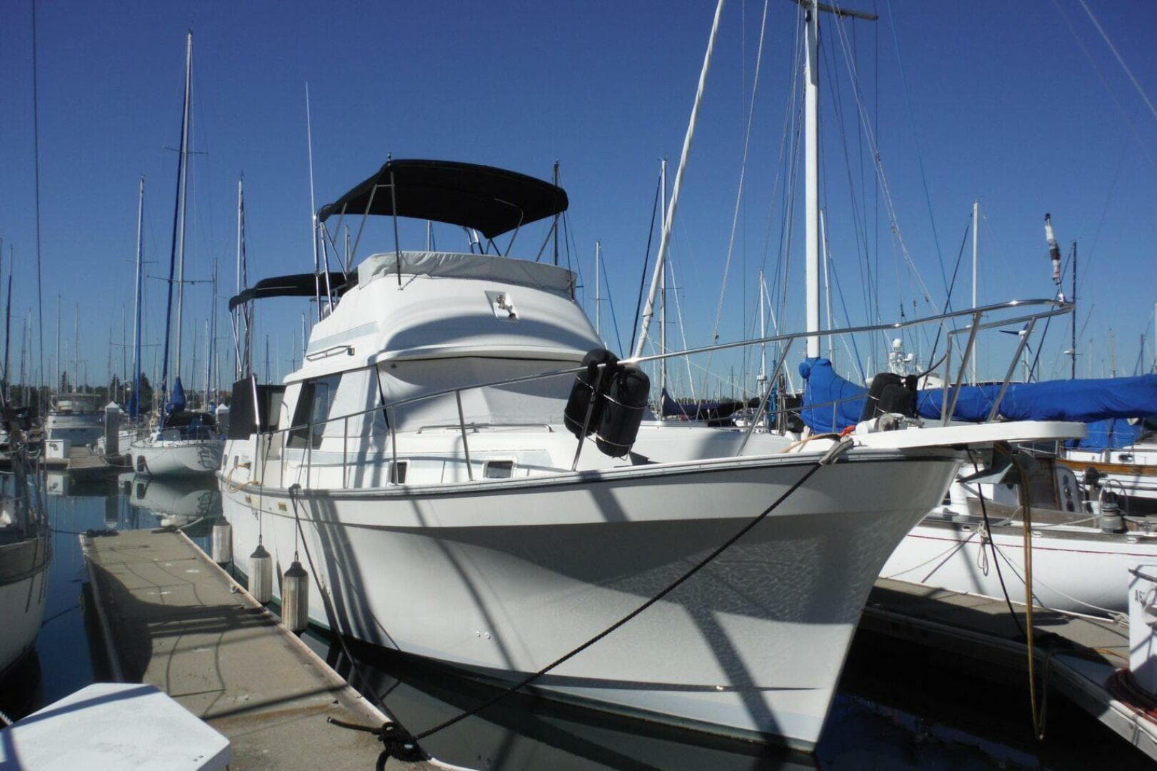 1987 Mainship Sundeck 36 — photo 1