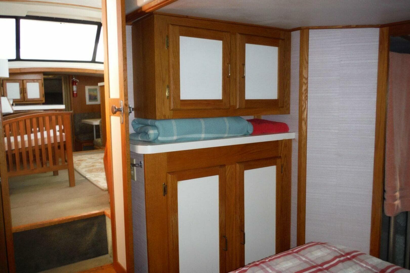 1987 Mainship Sundeck 36 — photo 14