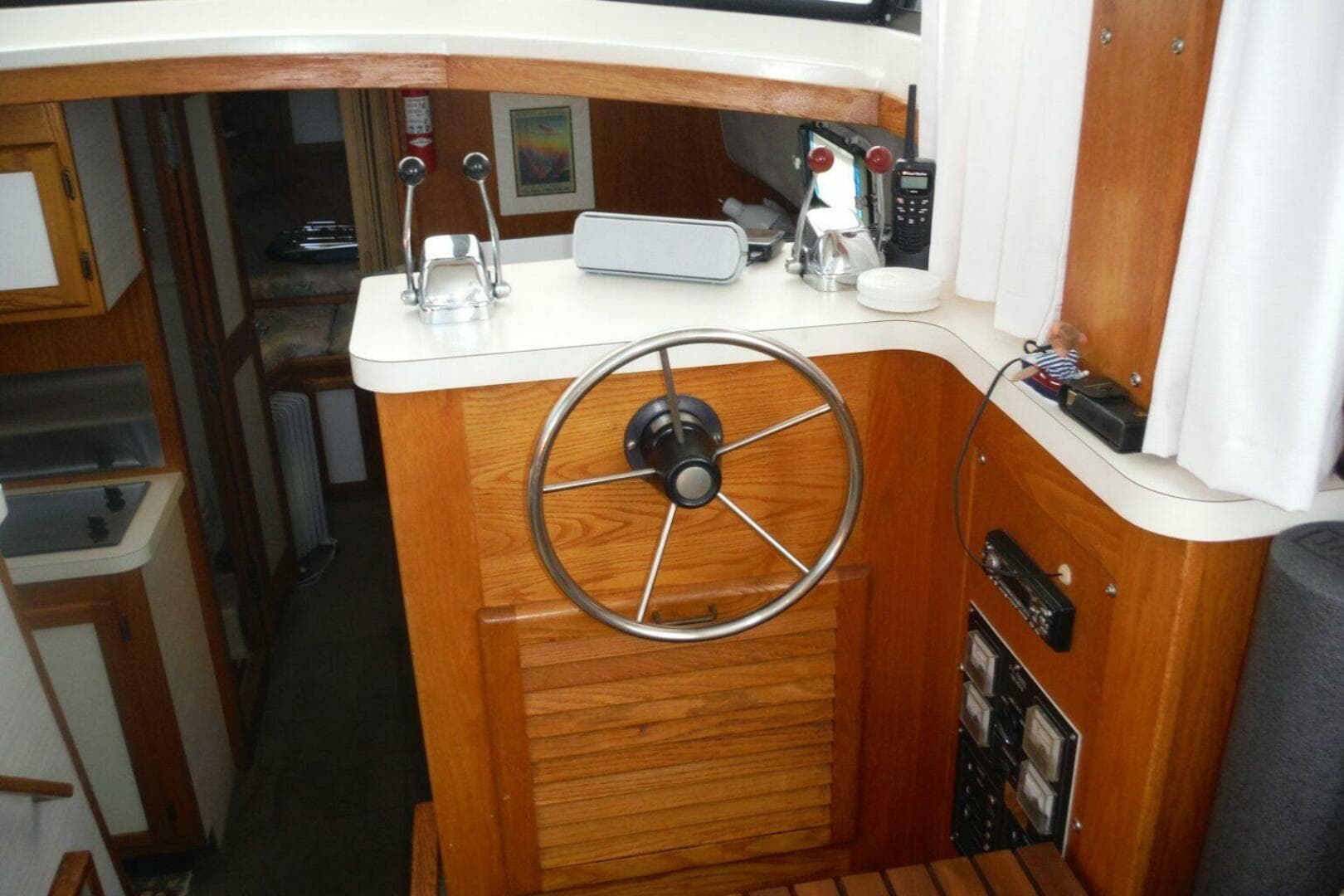1987 Mainship Sundeck 36 — photo 7