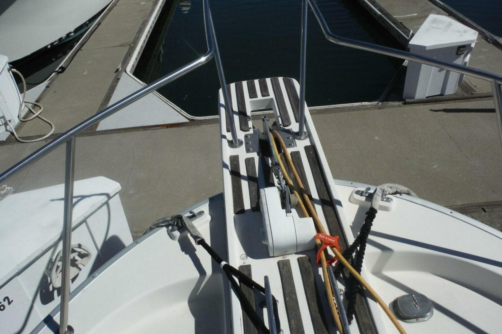 1987 Mainship Sundeck 36 — photo 18