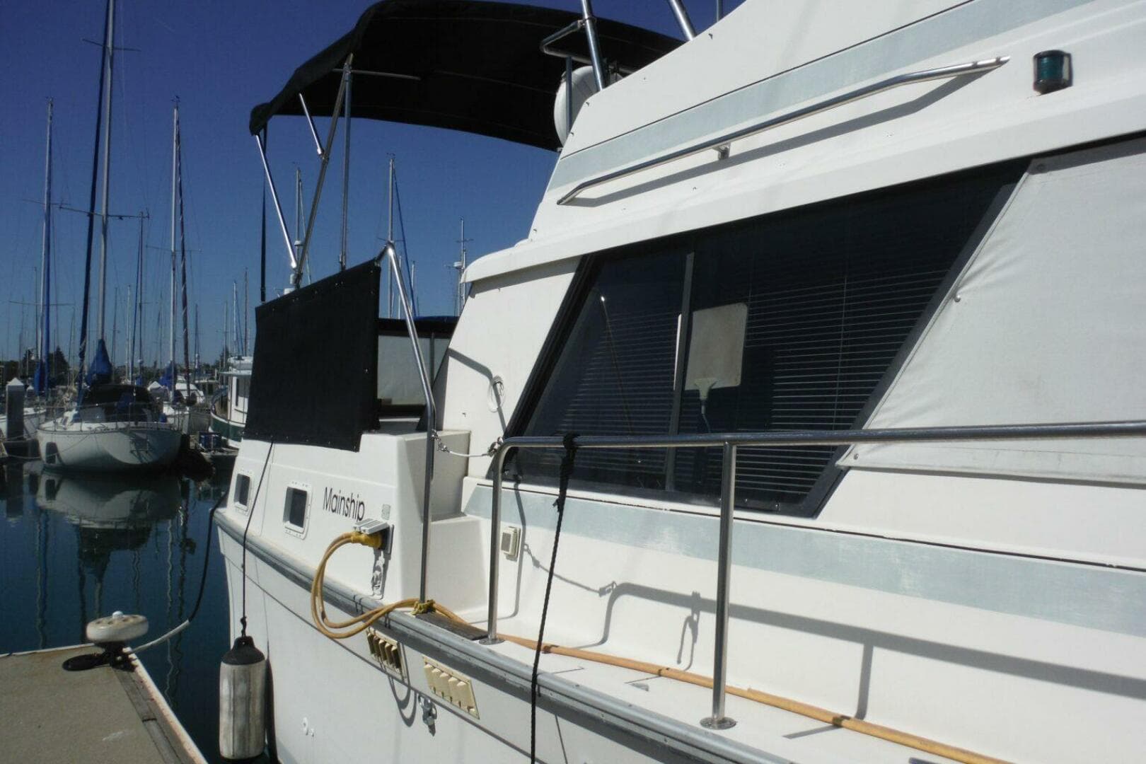 1987 Mainship Sundeck 36 — photo 26
