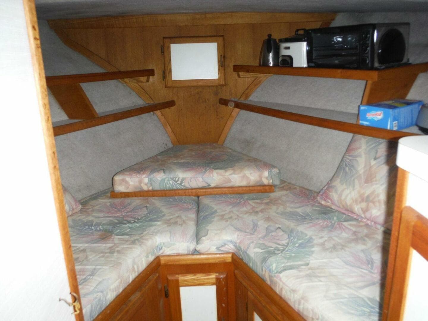 1987 Mainship Sundeck 36 — photo 36