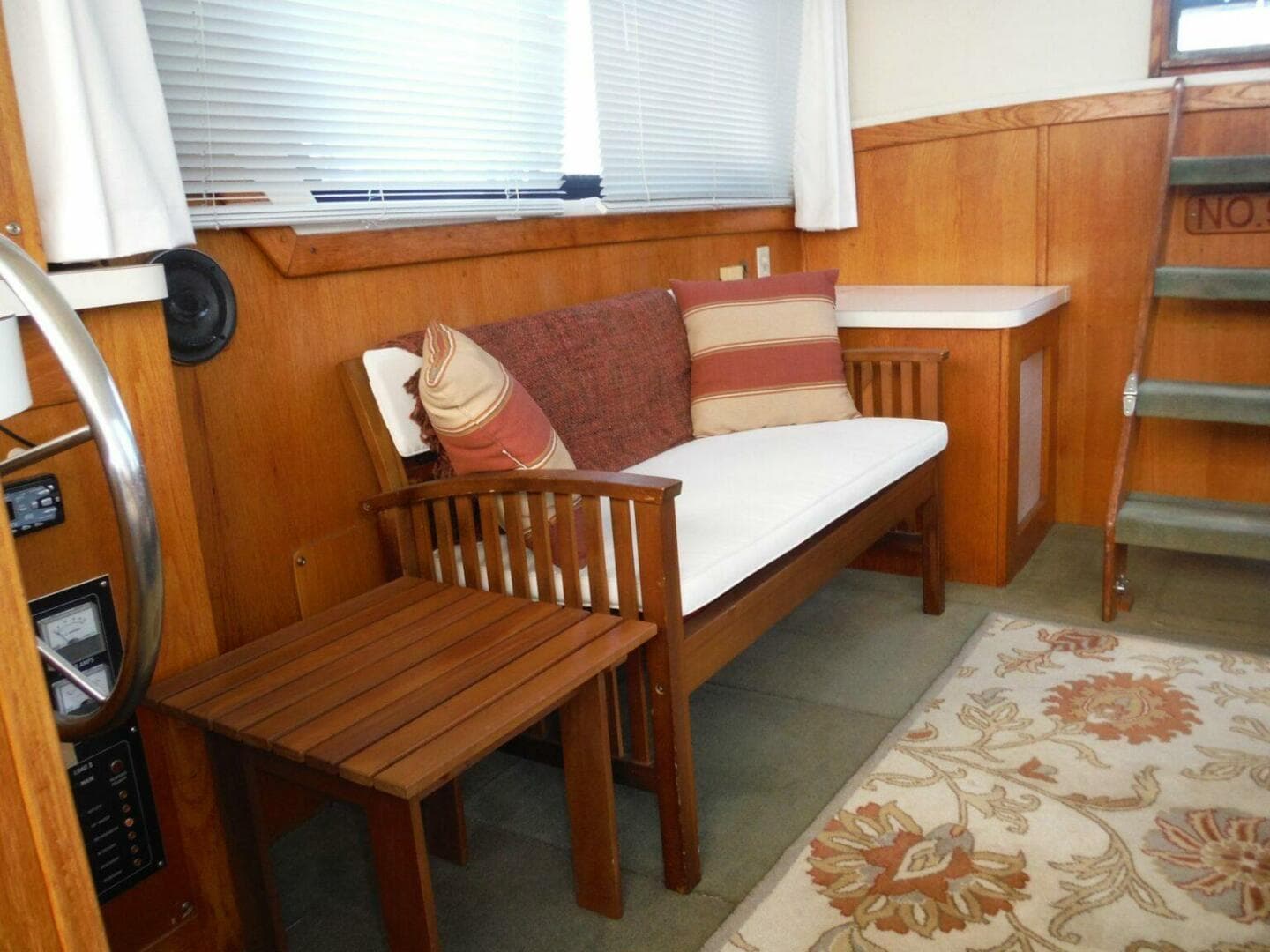 1987 Mainship Sundeck 36 — photo 32