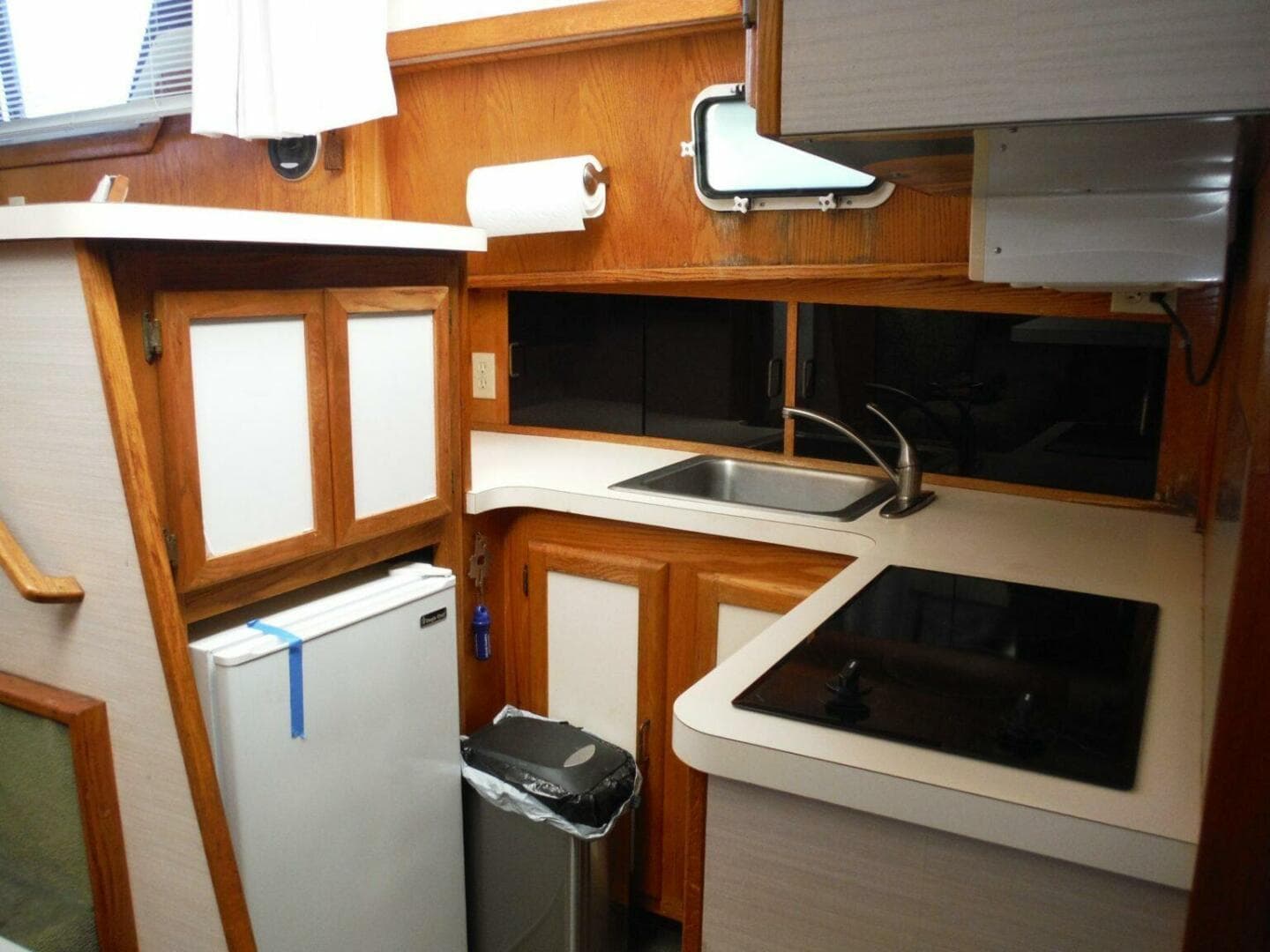 1987 Mainship Sundeck 36 — photo 35